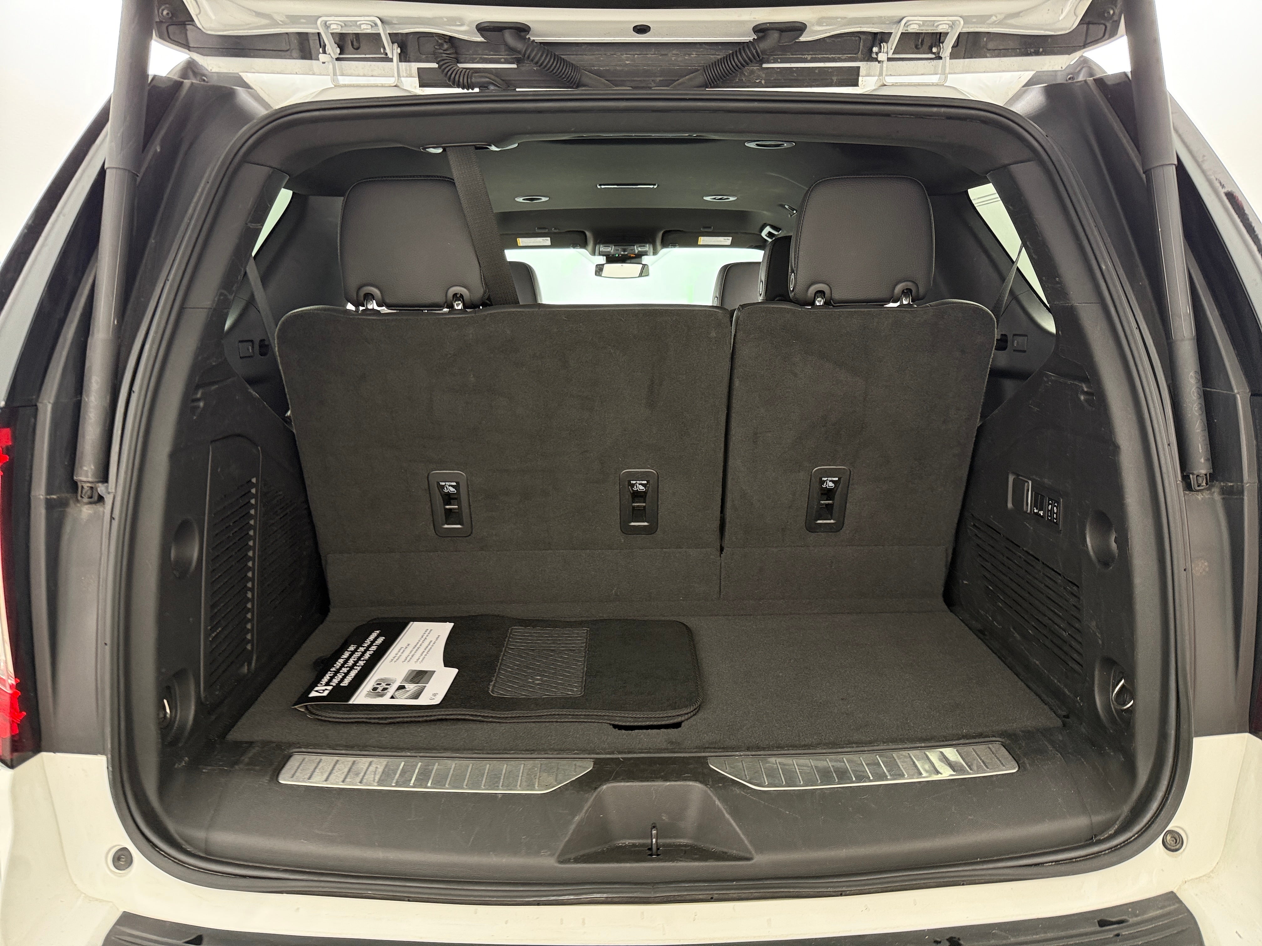 2023 GMC Yukon Denali 6