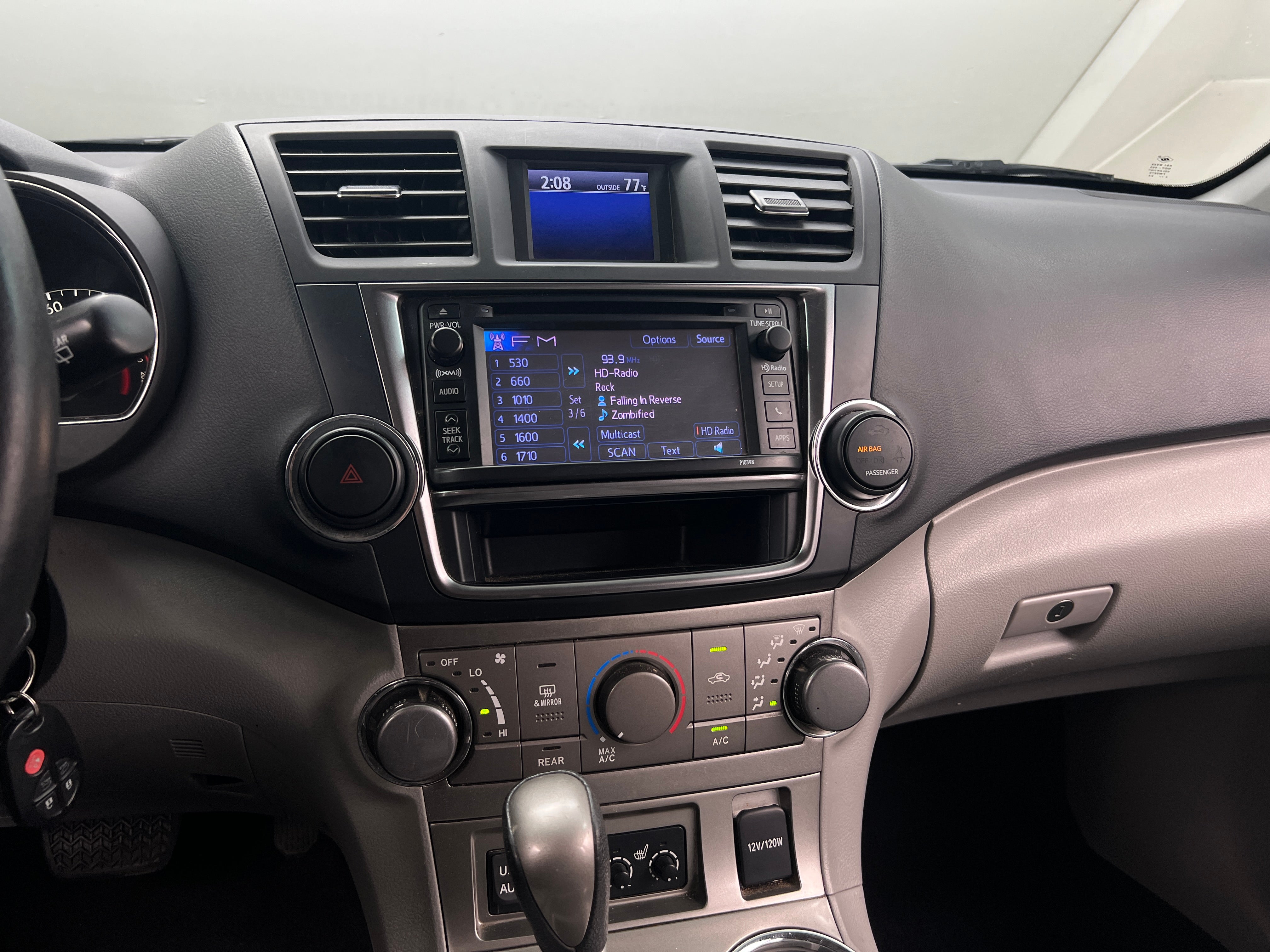 2013 Toyota Highlander SE 3