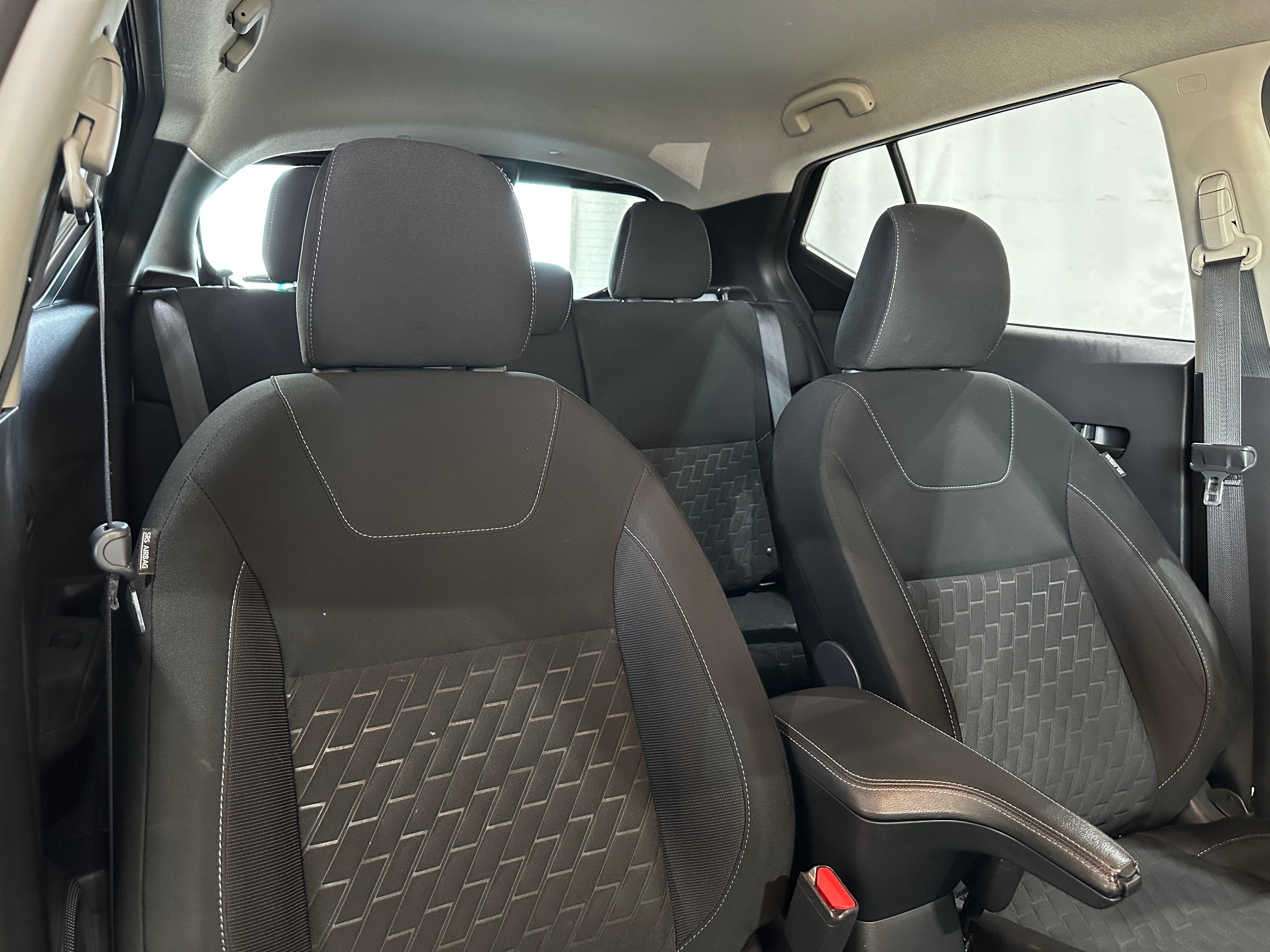 2022 Nissan Kicks S 2