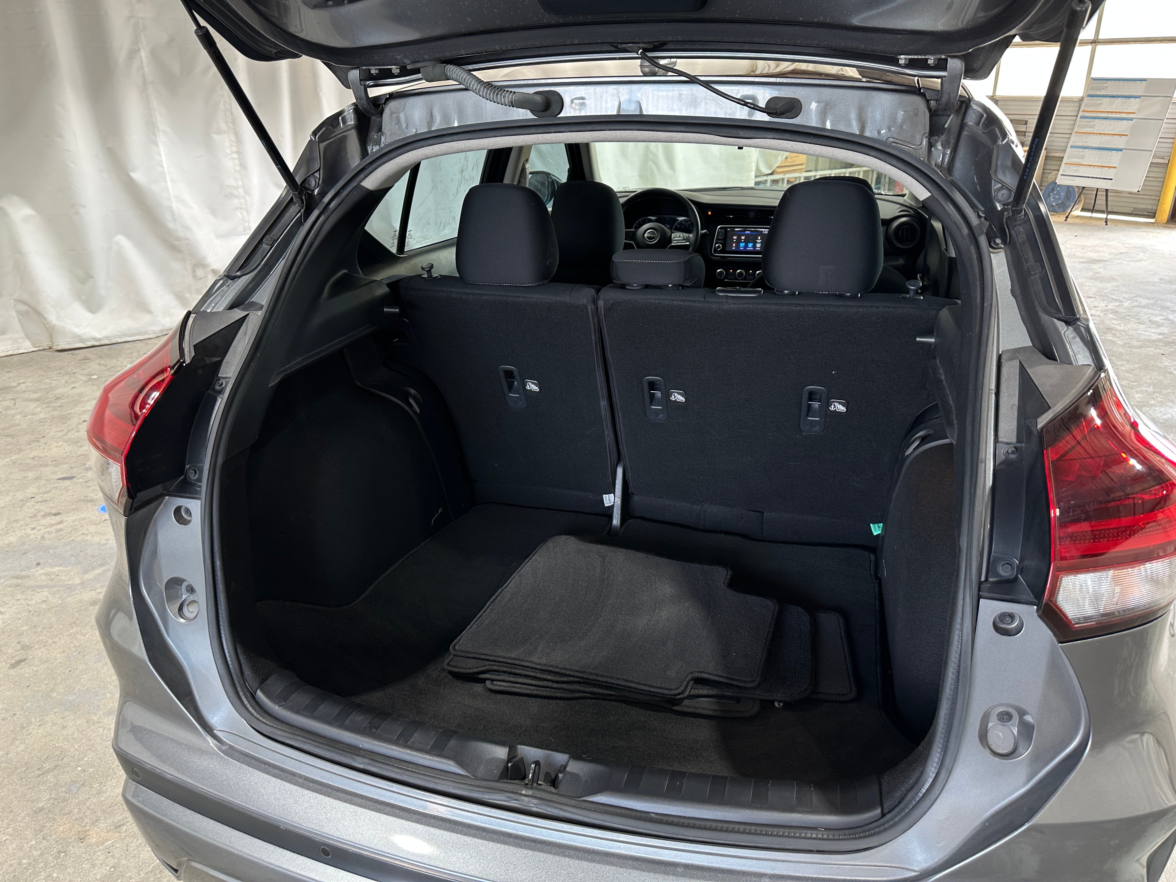 2022 Nissan Kicks S 7
