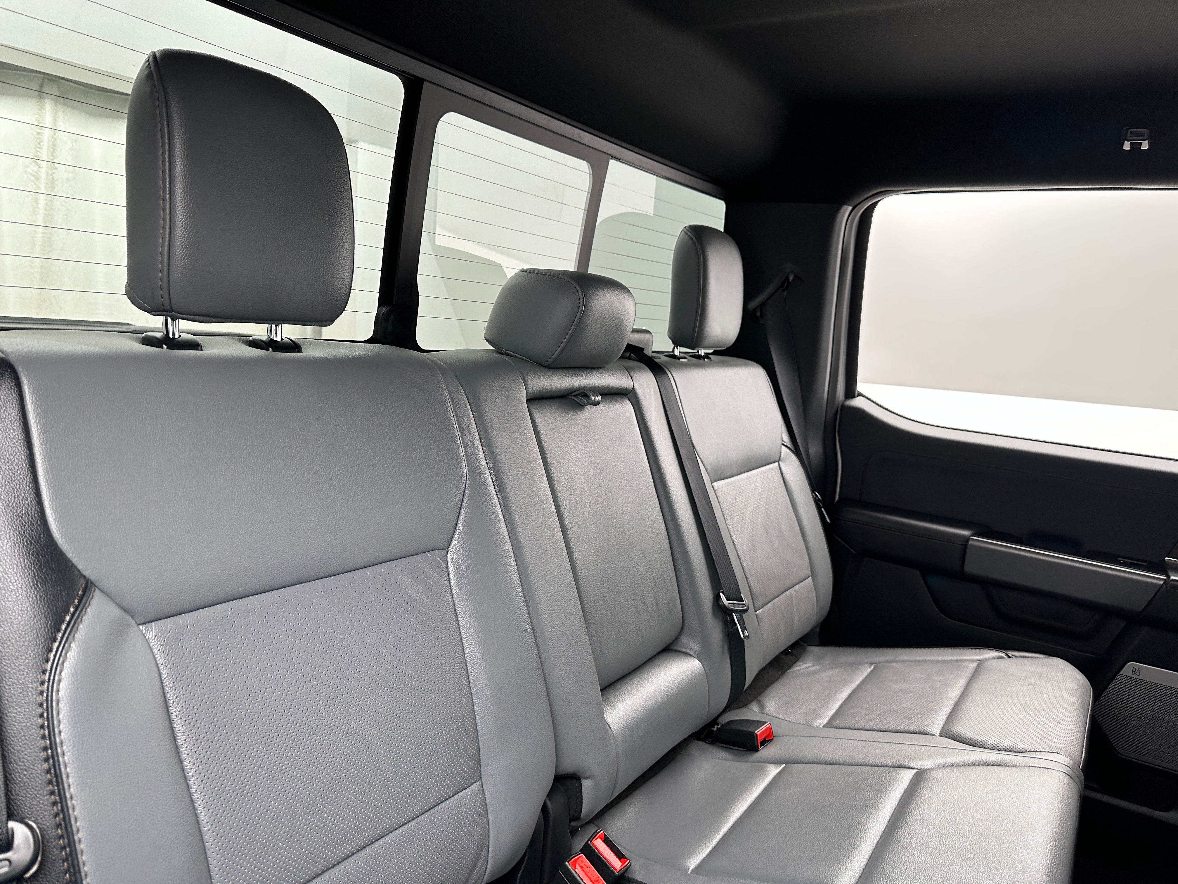 2023 Ford F-150 Lightning Lariat 6
