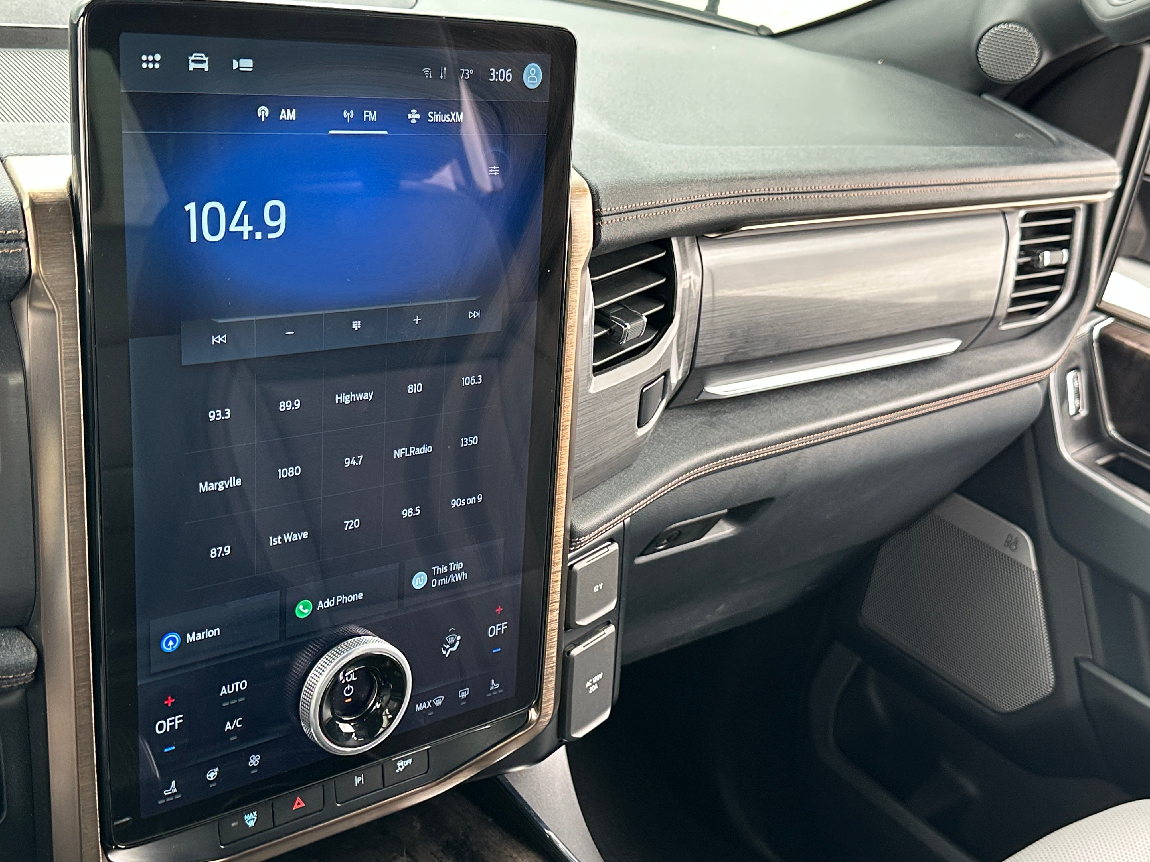 2023 Ford F-150 Lightning Lariat 4
