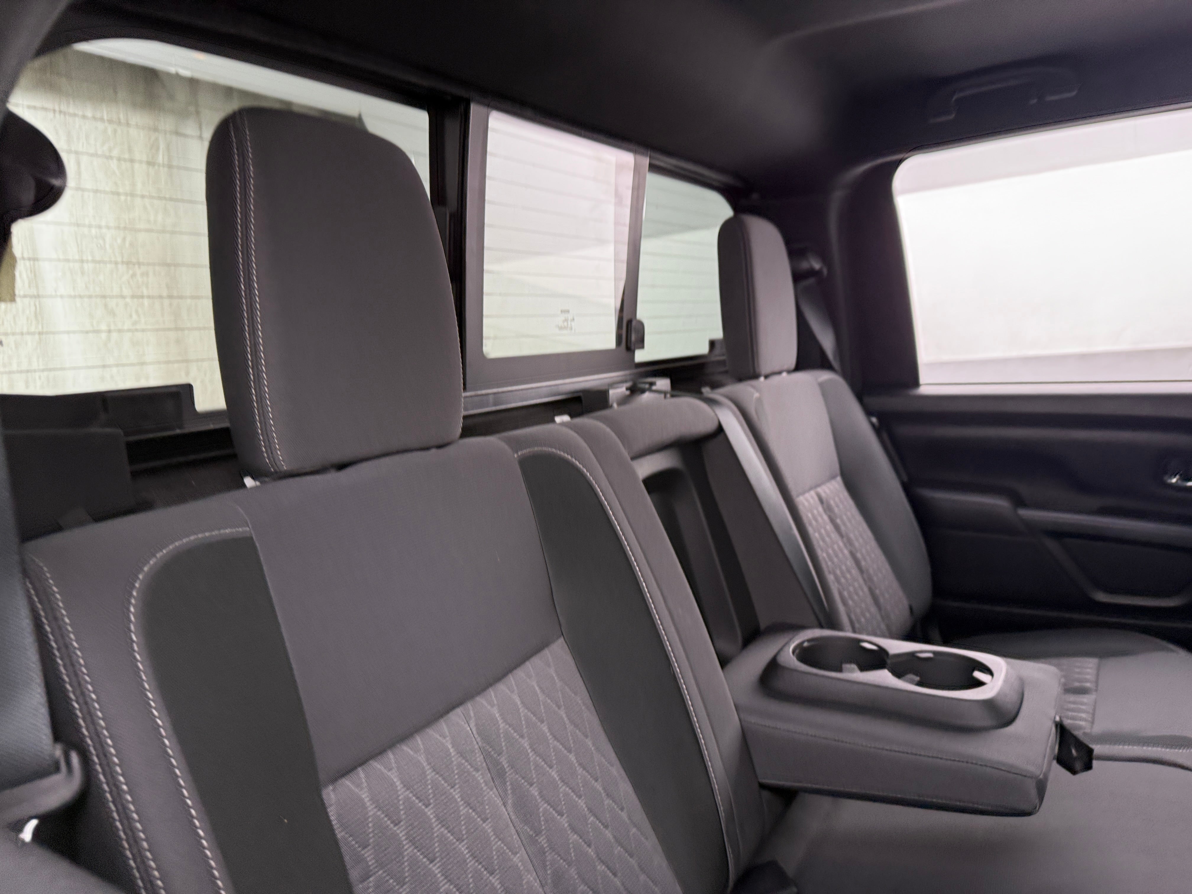 2023 Nissan Titan SV 6