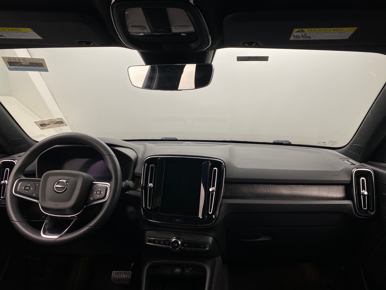 Thumbnail: 2023 Volvo C40 - 2