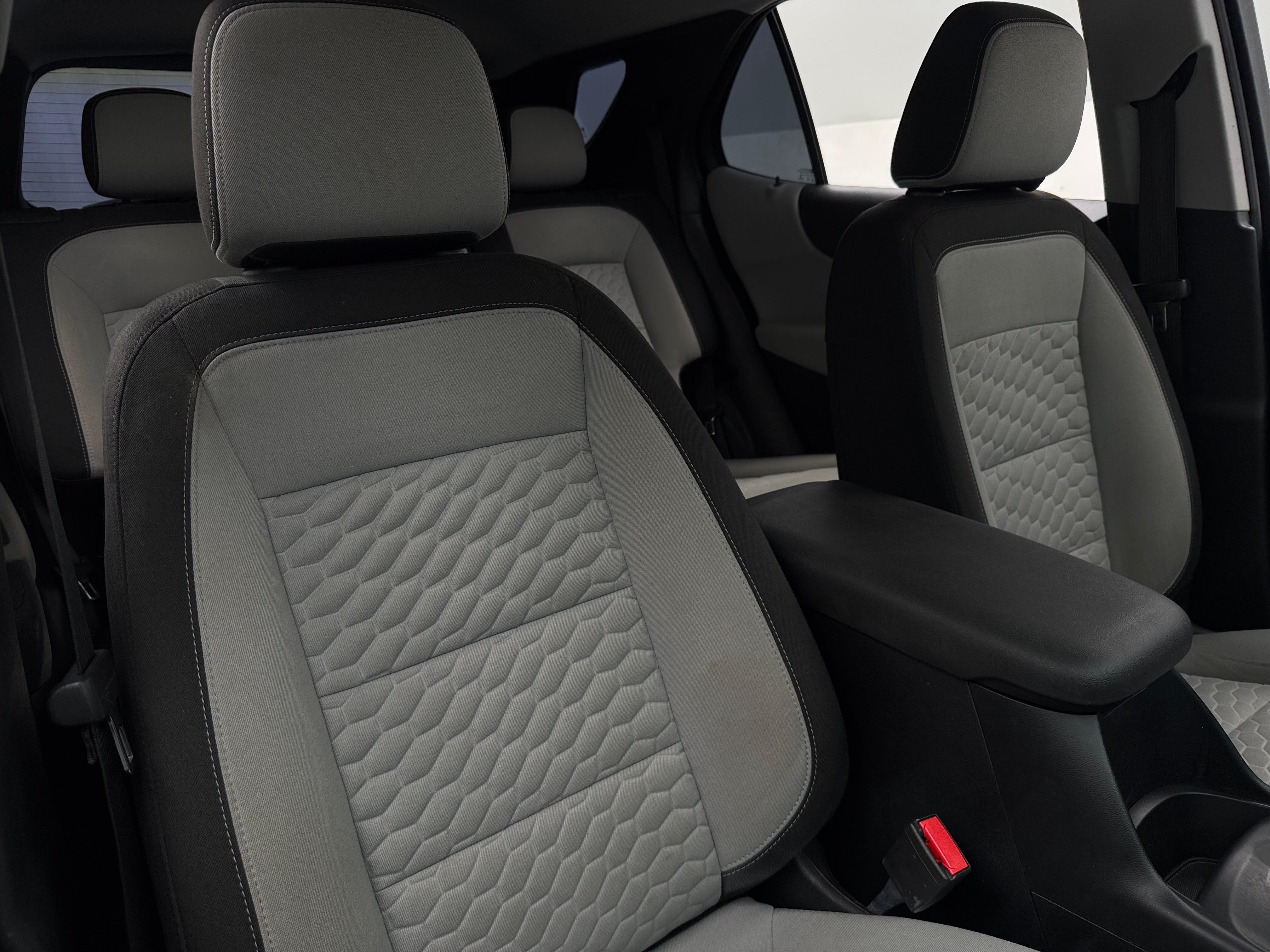 2018 Chevrolet Equinox LS 2
