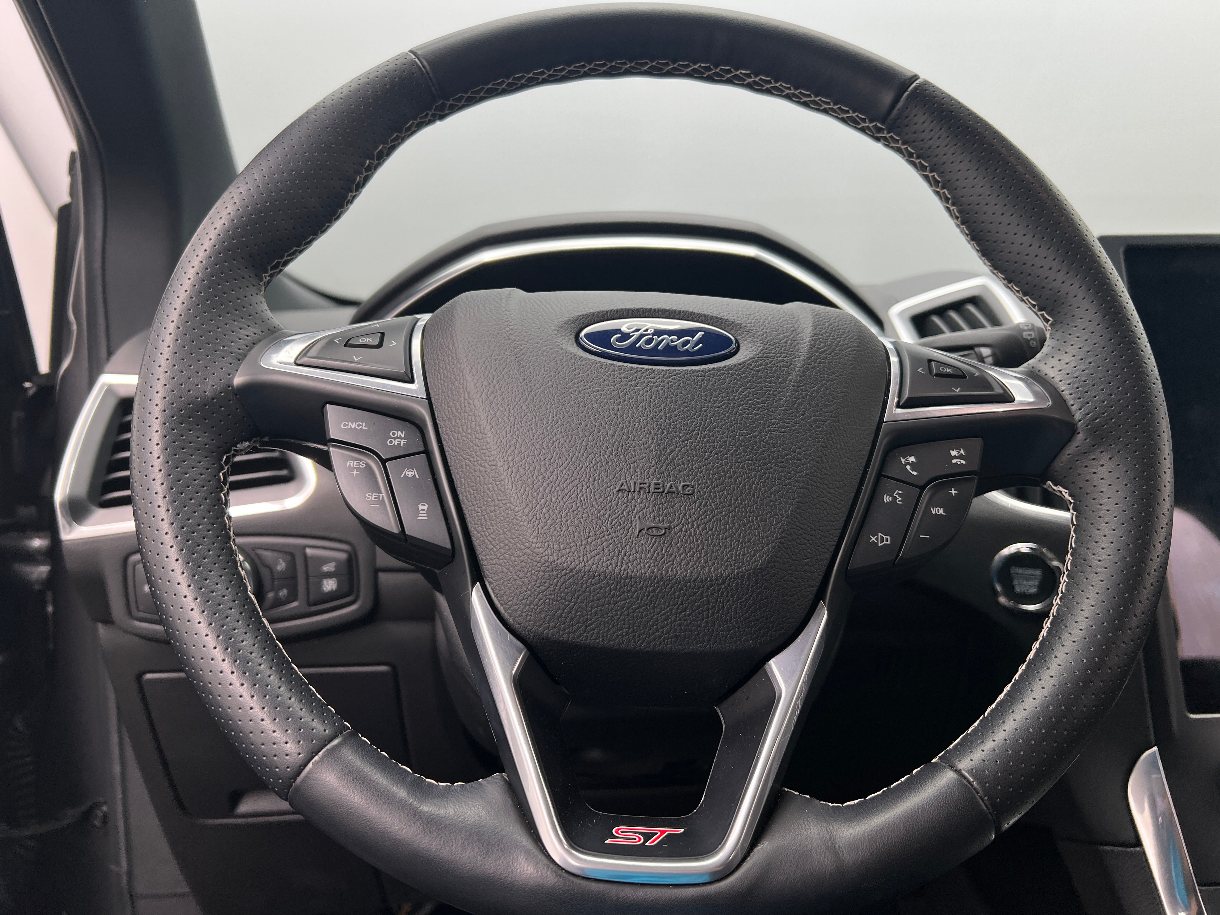 2021 Ford Edge ST 4