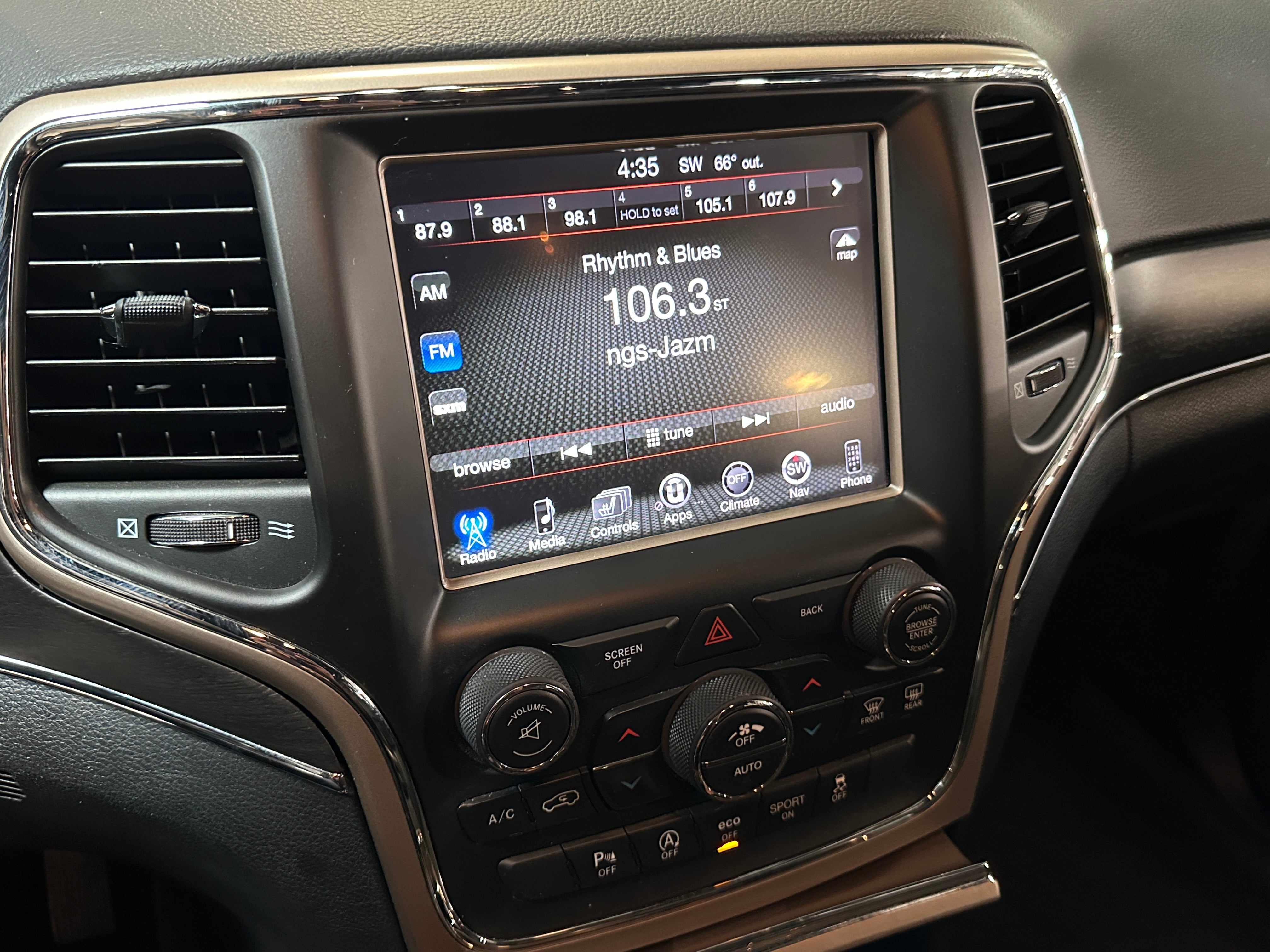 2016 Jeep Grand Cherokee Limited Edition 3