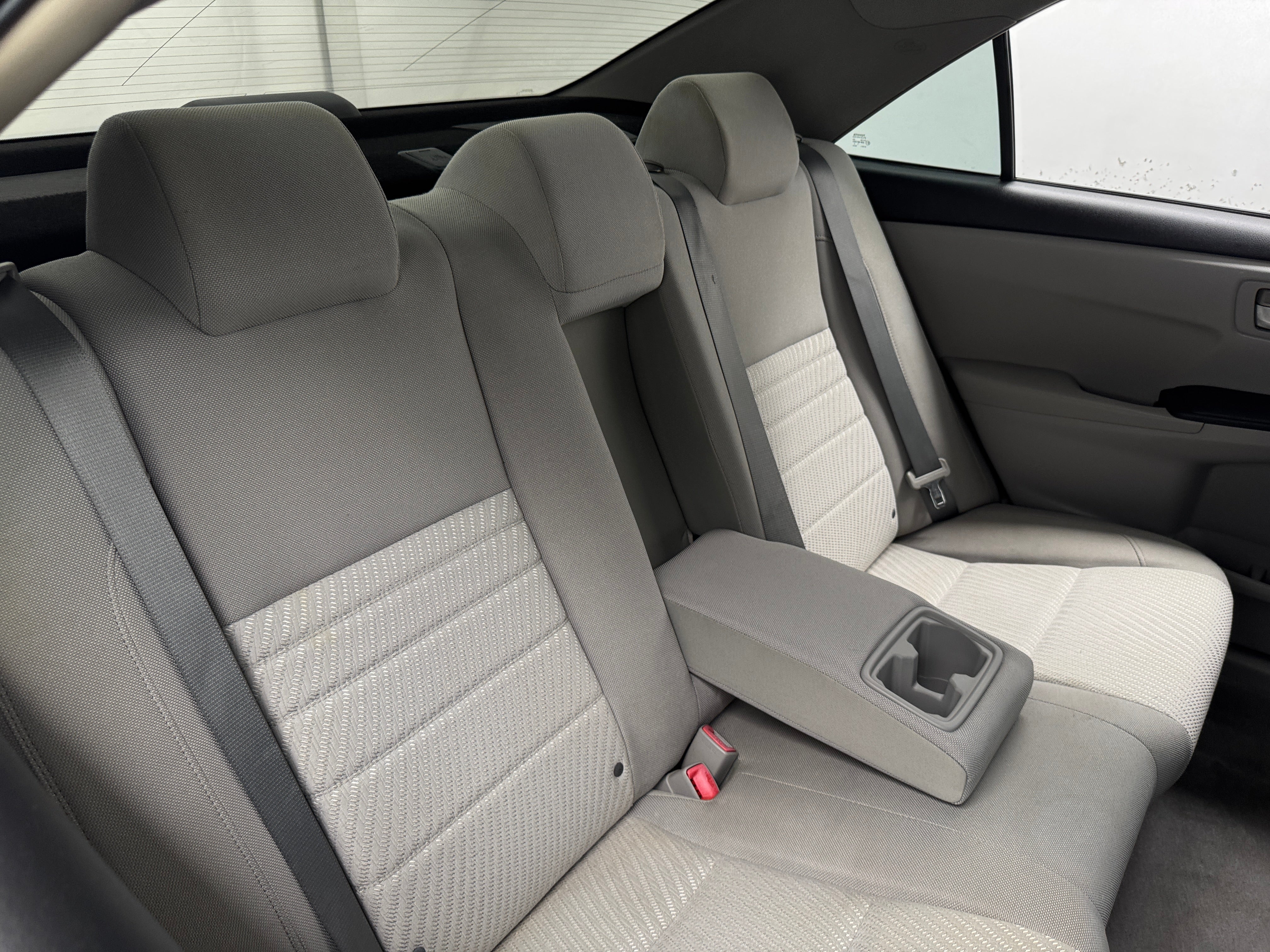 2015 Toyota Camry LE 6