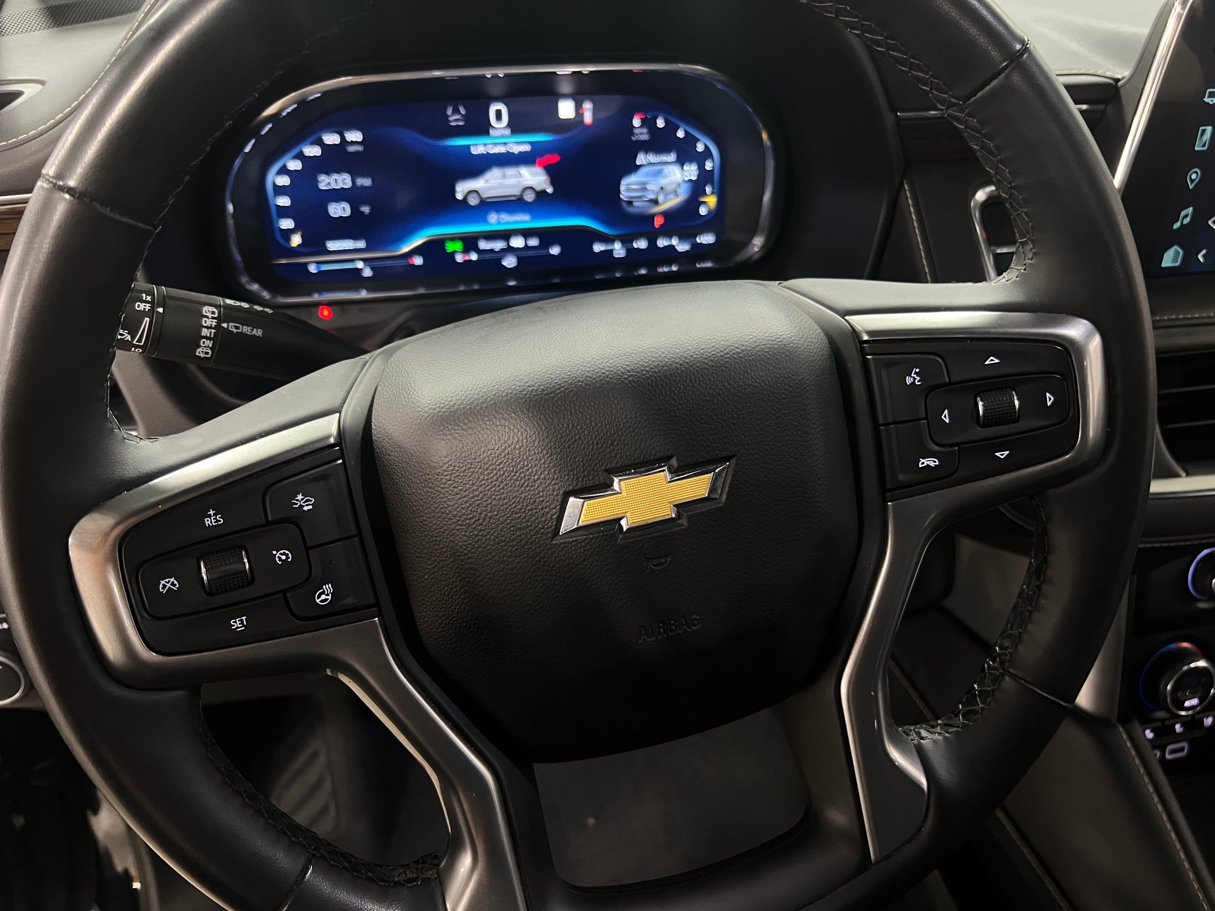 2023 Chevrolet Suburban Premier 4