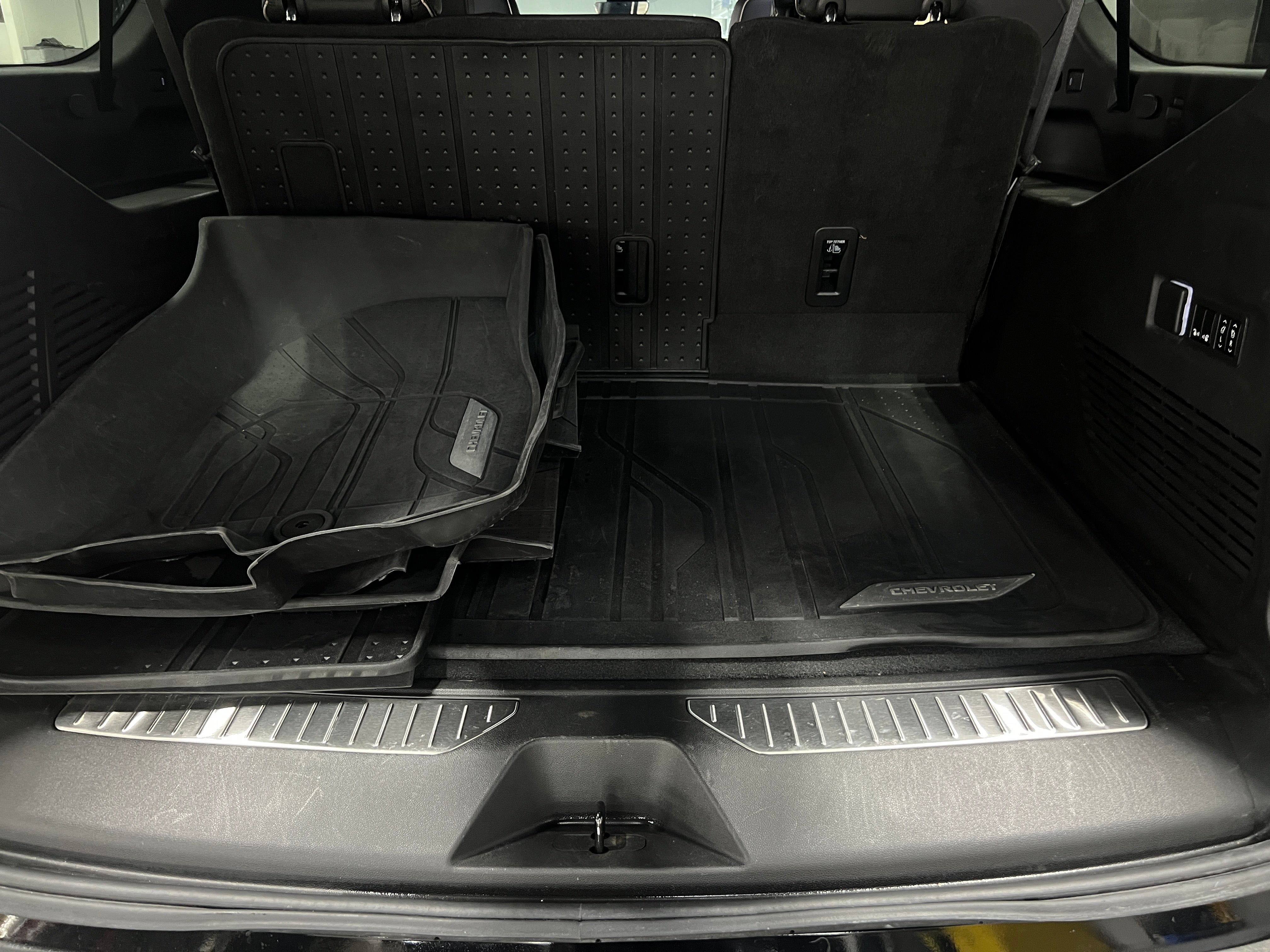 2023 Chevrolet Suburban Premier 6