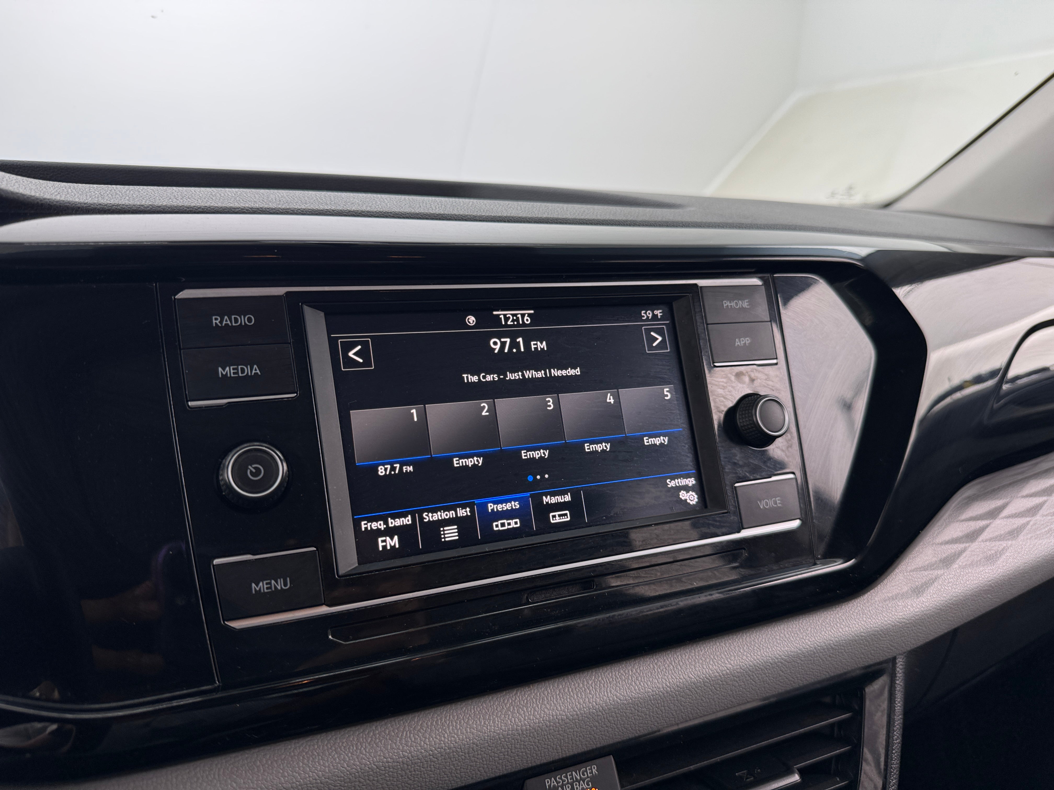 2022 Volkswagen Taos S 4