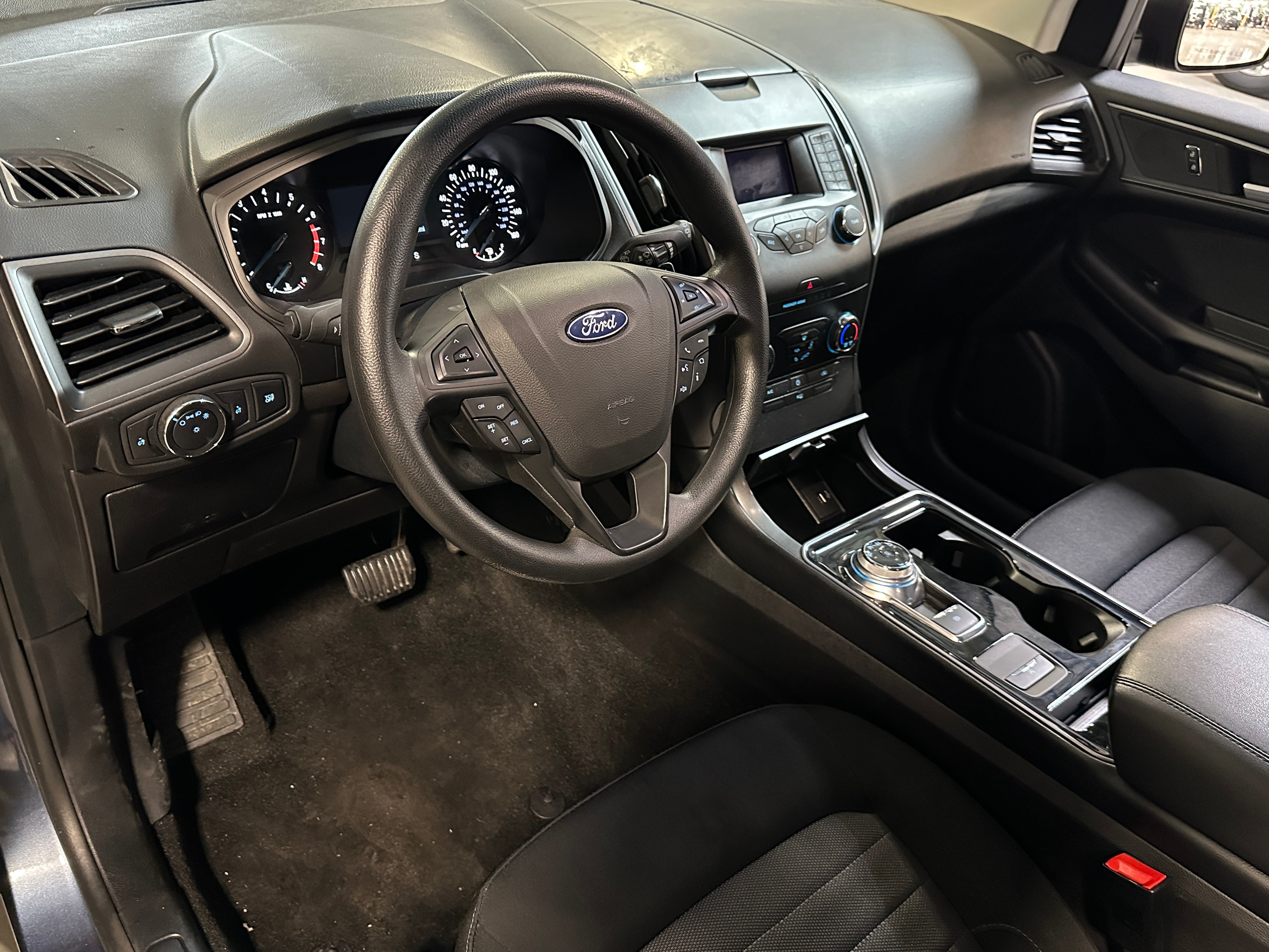 2019 Ford Edge SE 3