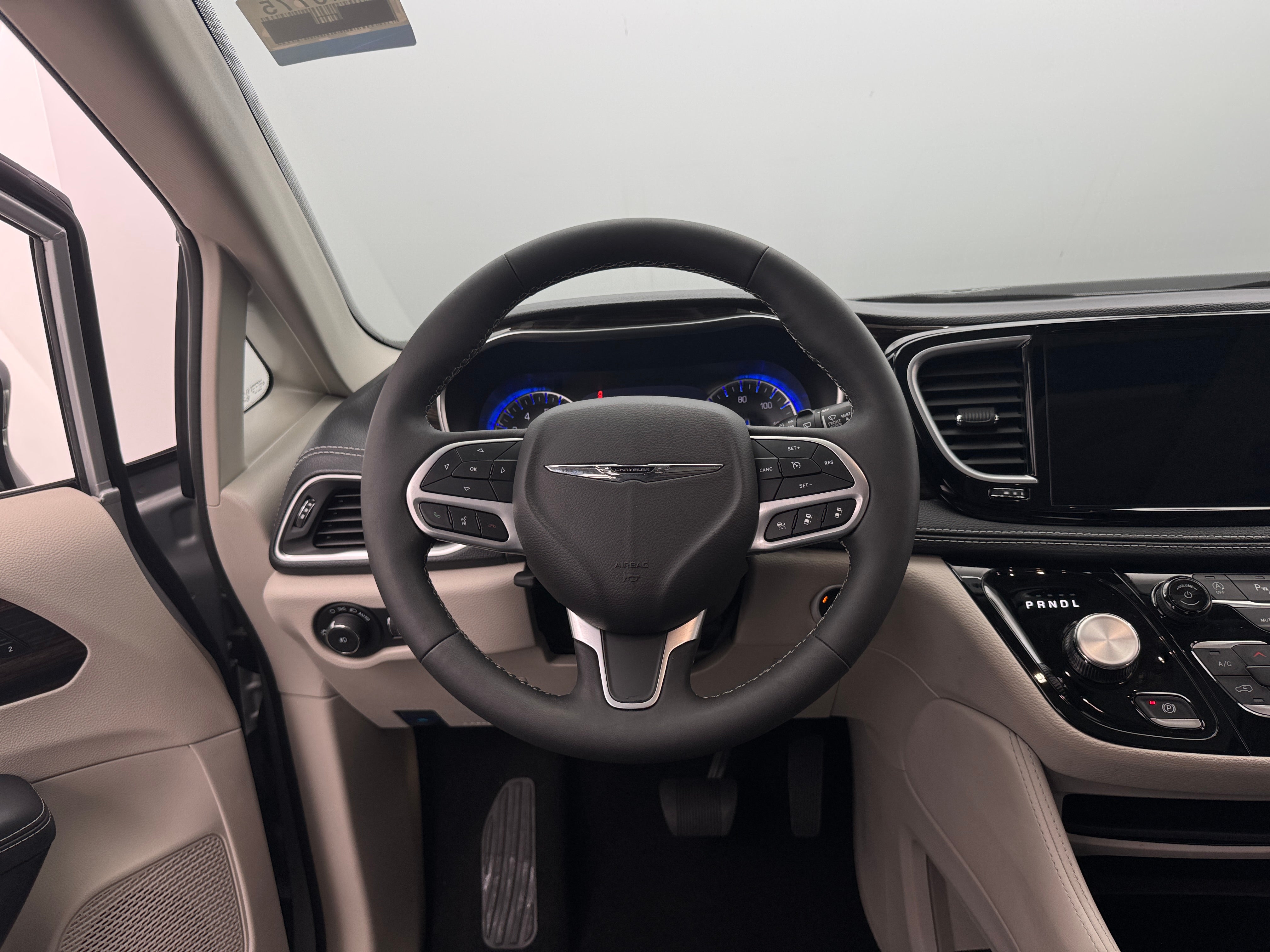 2024 Chrysler Pacifica Limited 4
