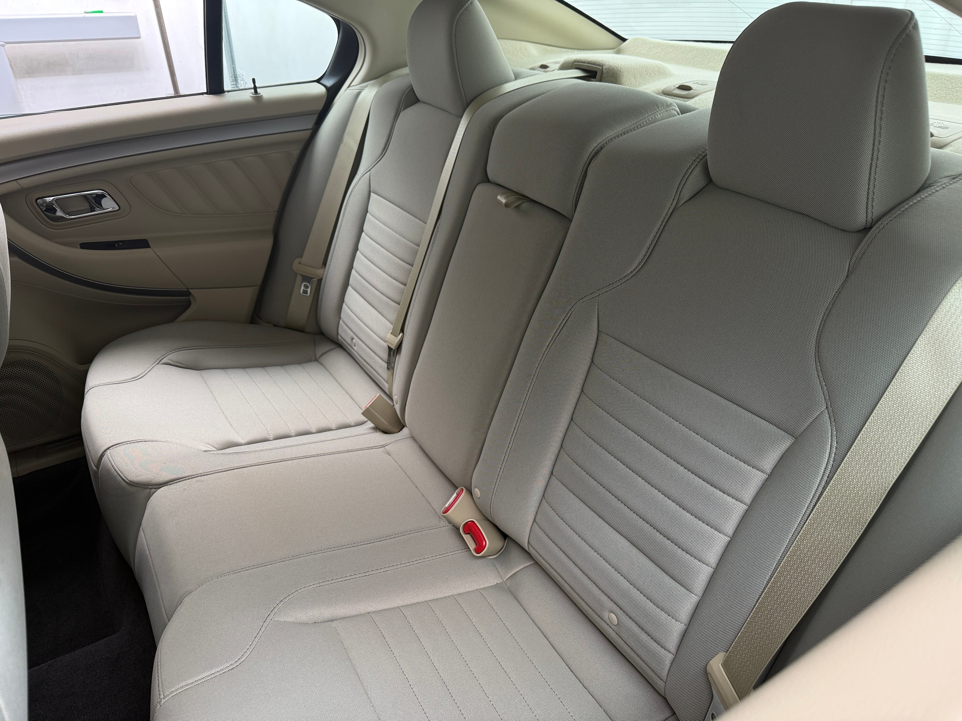 2018 Ford Taurus SE 6