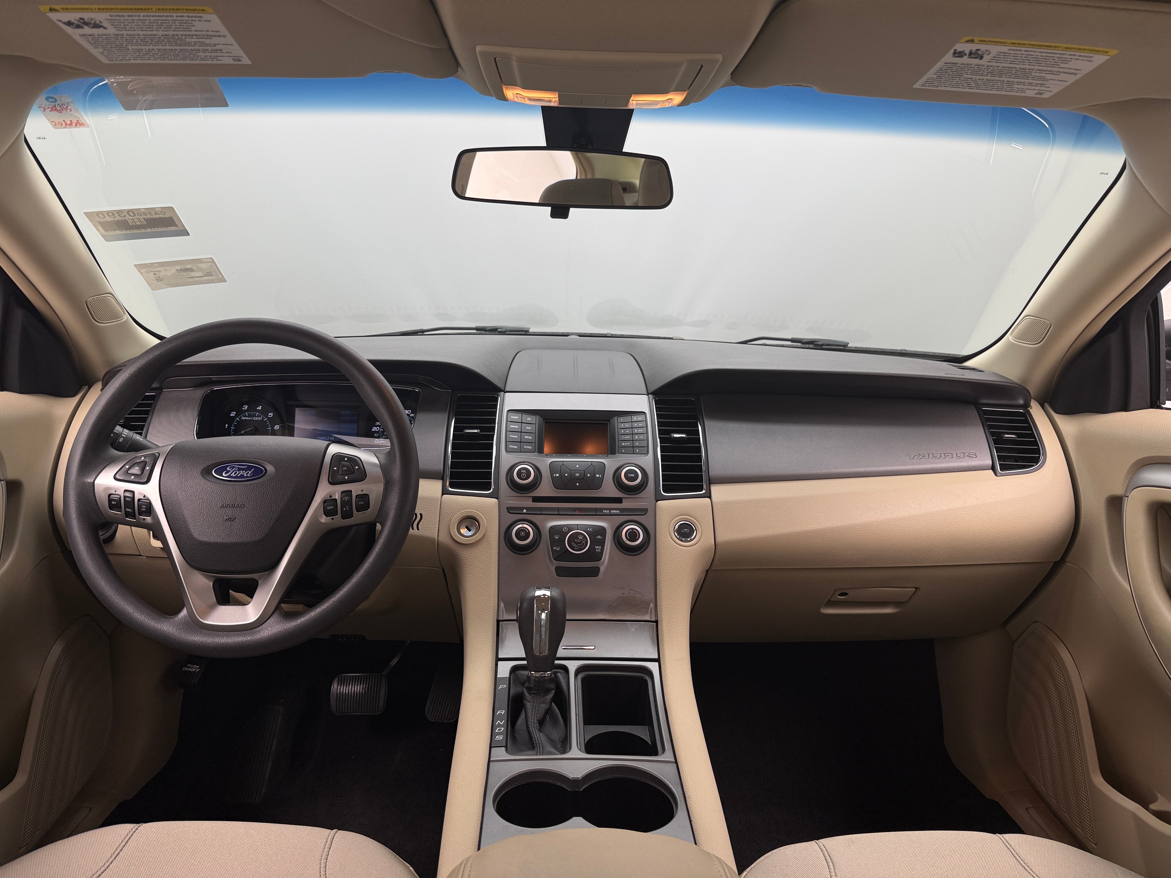 2018 Ford Taurus SE 3