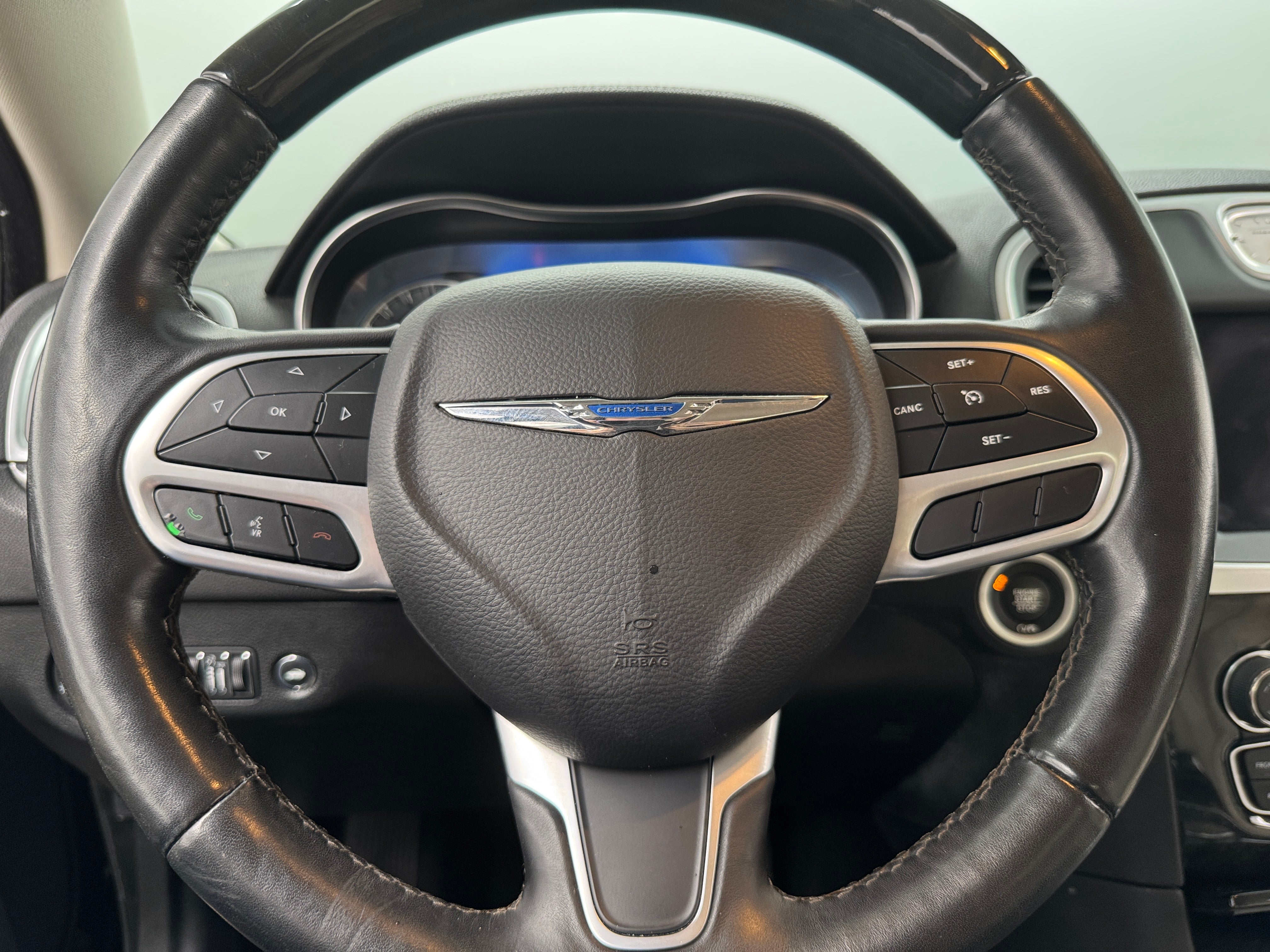 2019 Chrysler 300 Limited Edition 4