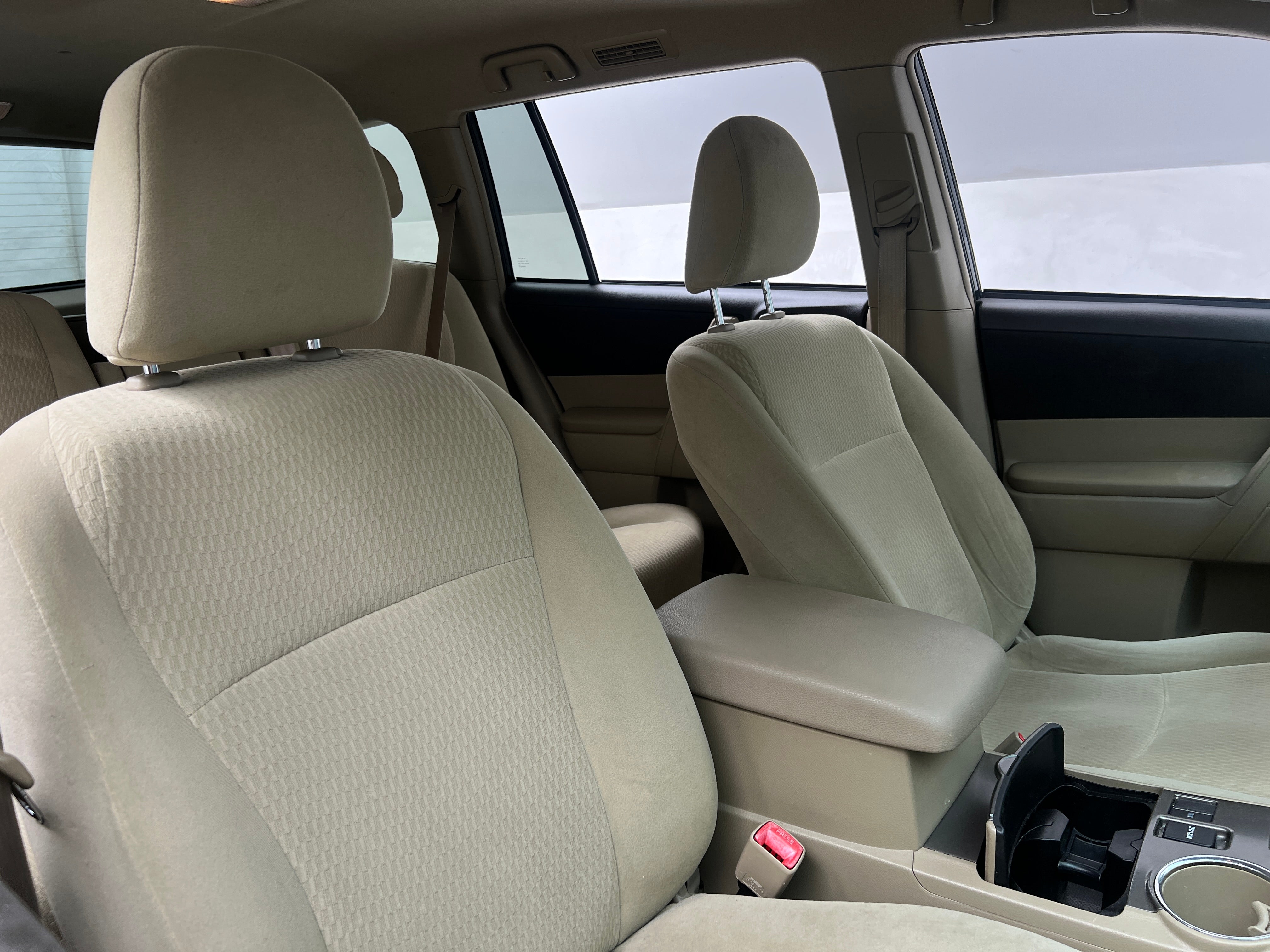 2010 Toyota Highlander Base 2