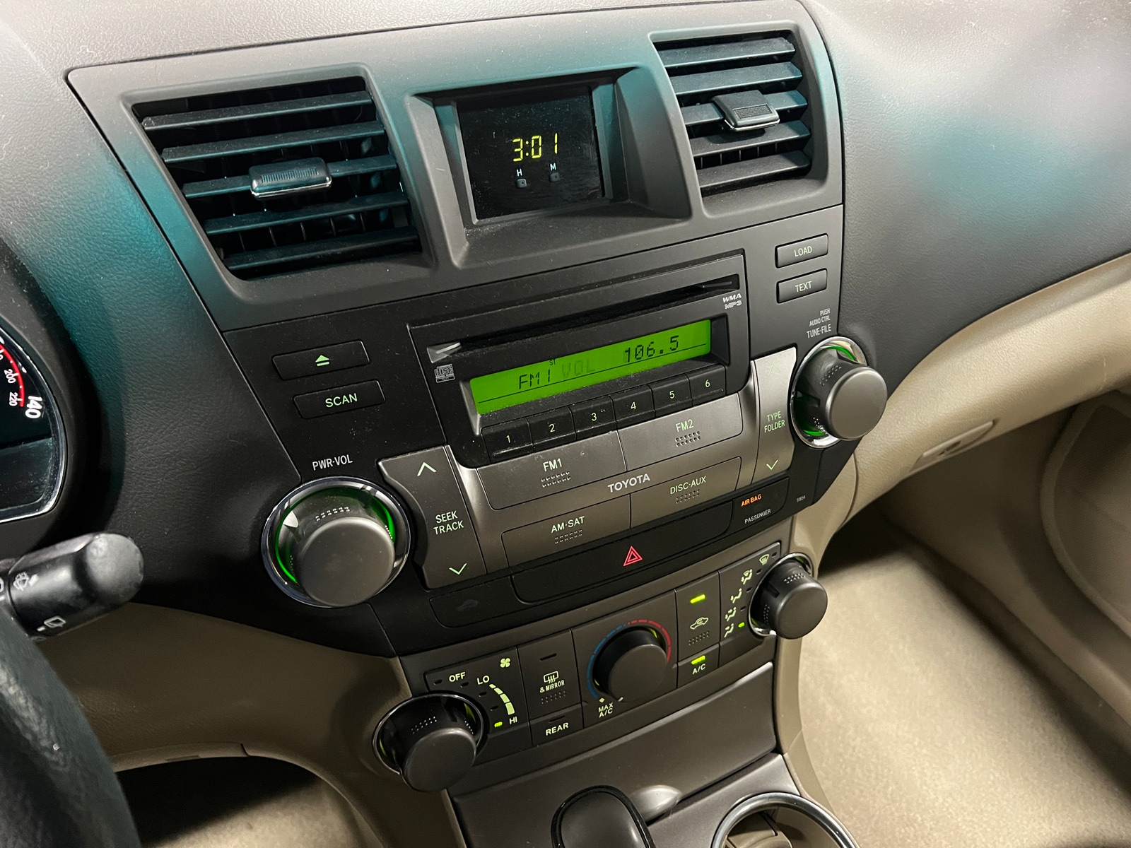 Thumbnail: 2010 Toyota Highlander - 4