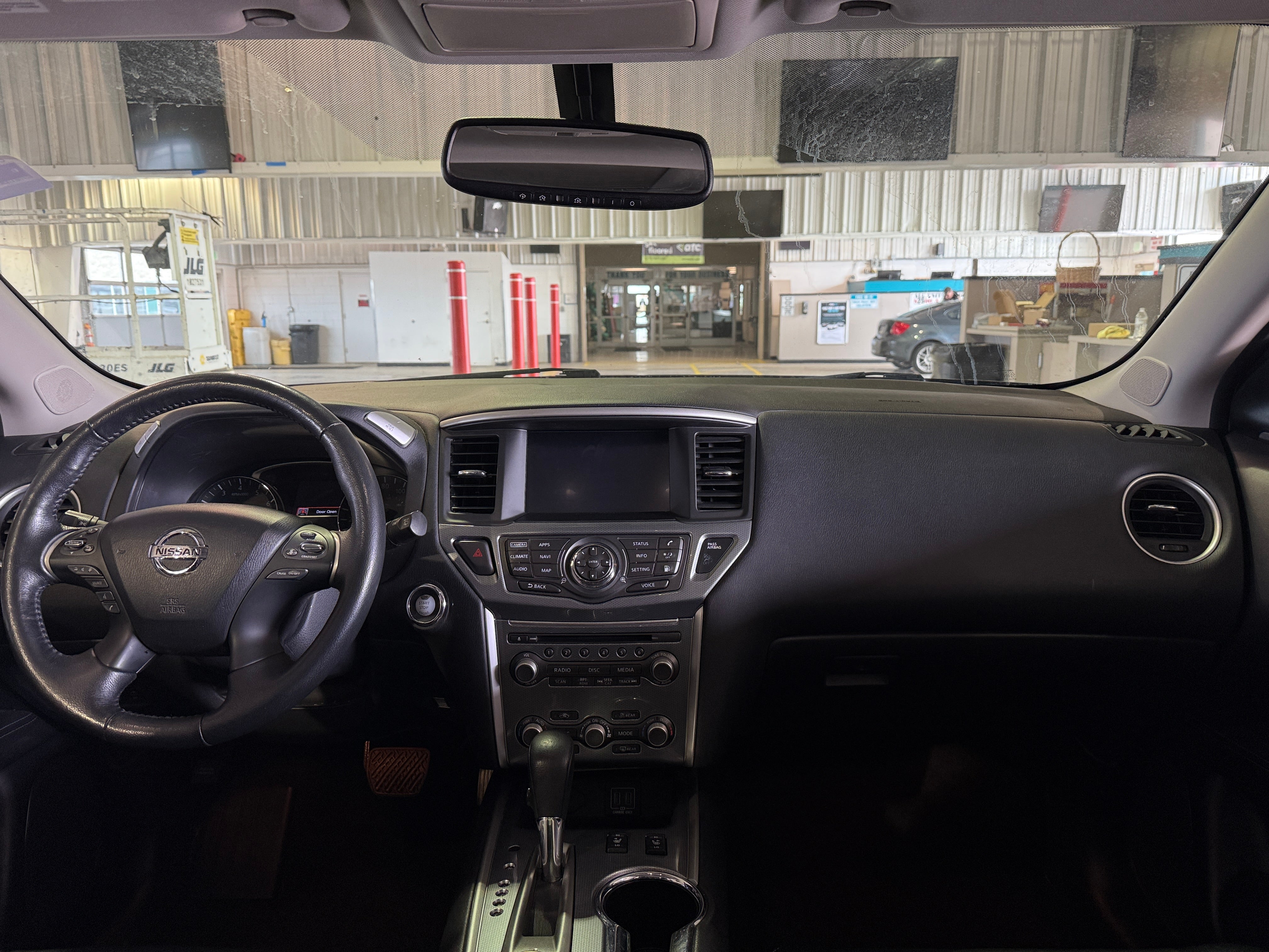2018 Nissan Pathfinder SL 2