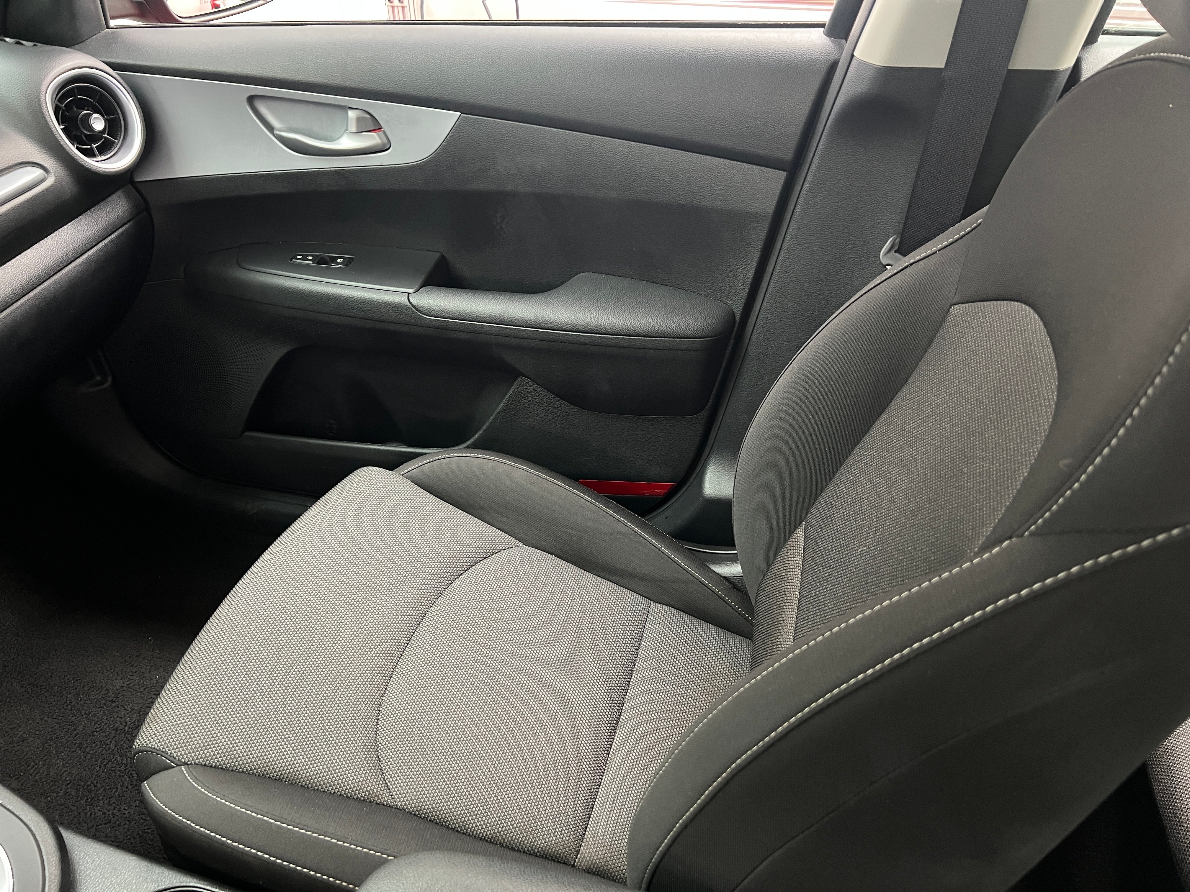 2023 Kia Forte LXS 2