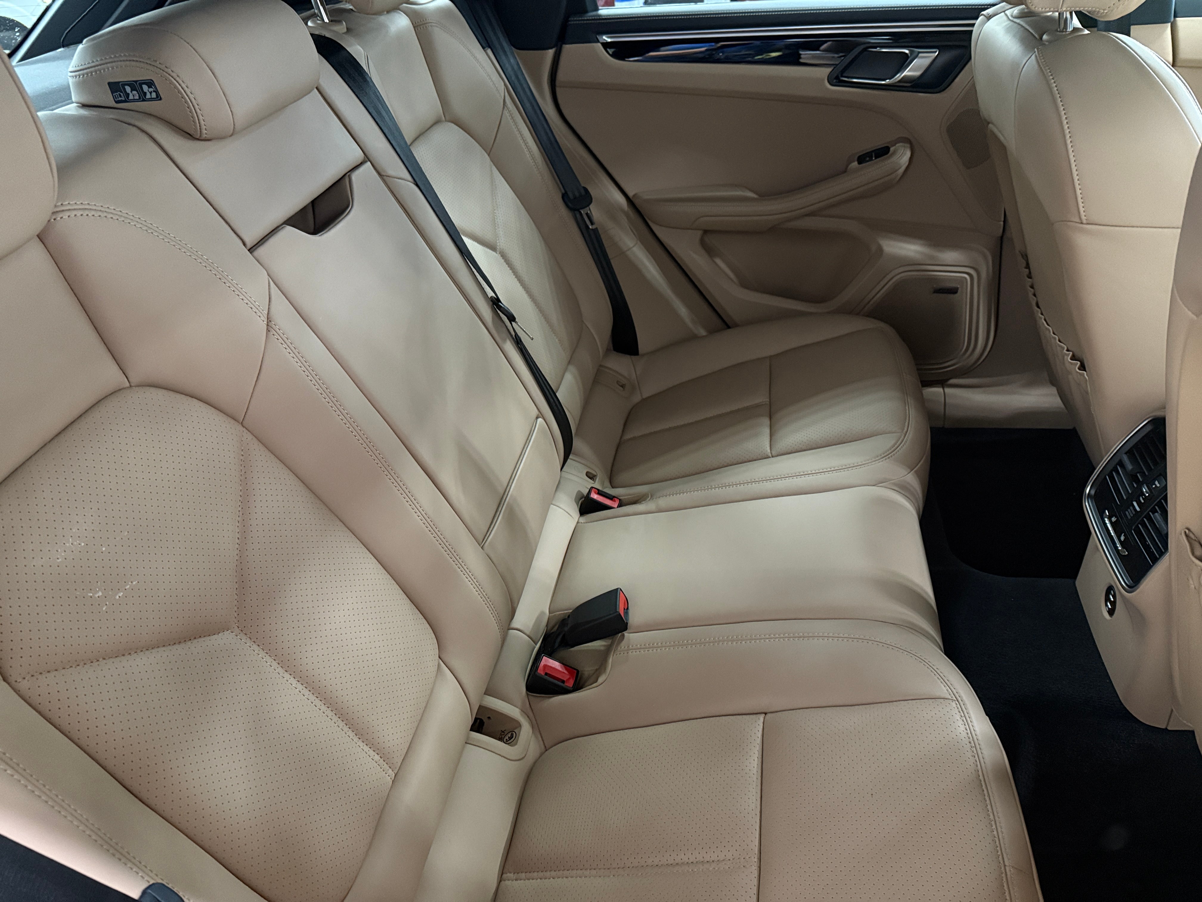 2024 Porsche Macan Base 5