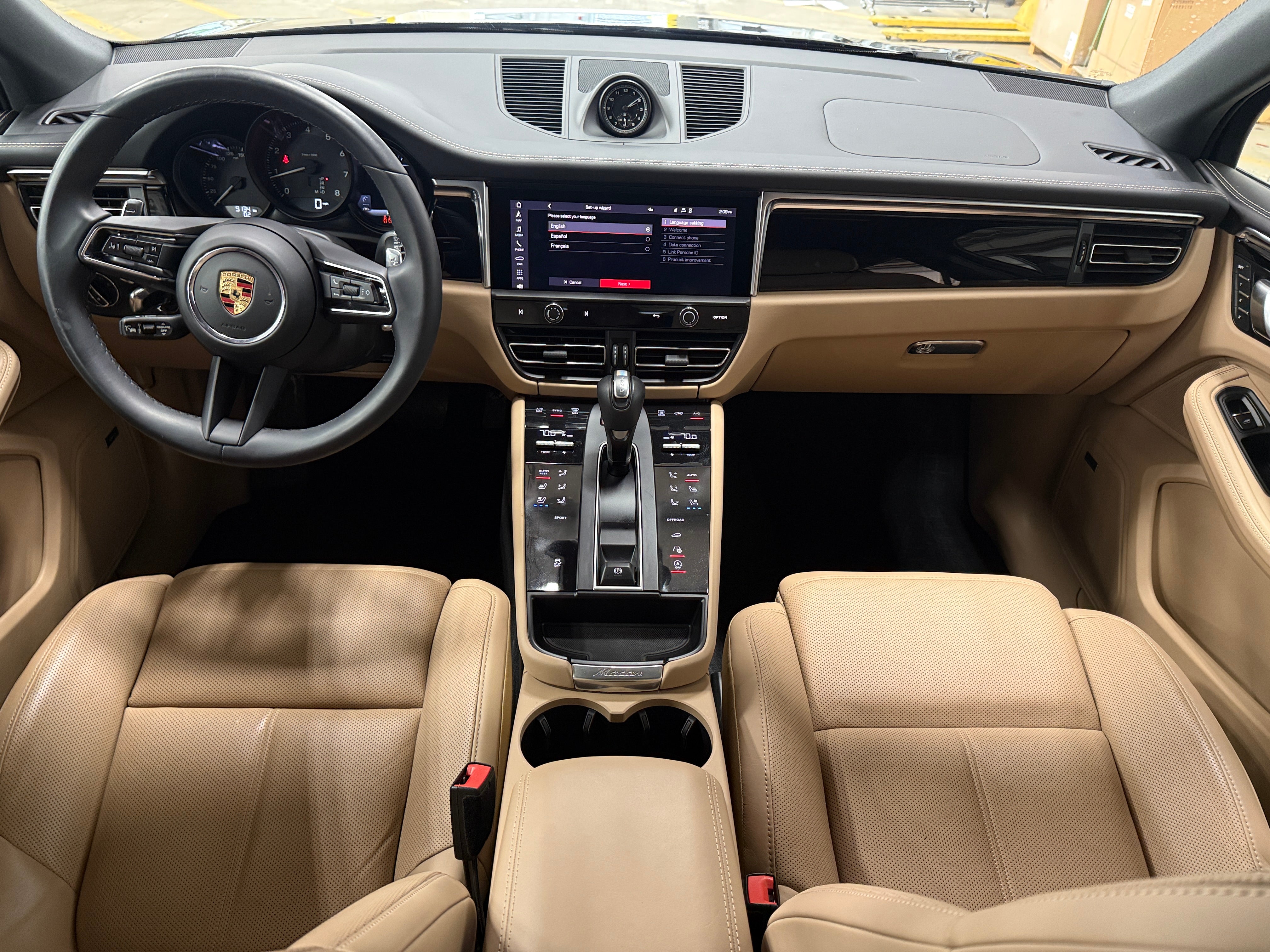 2024 Porsche Macan Base 2