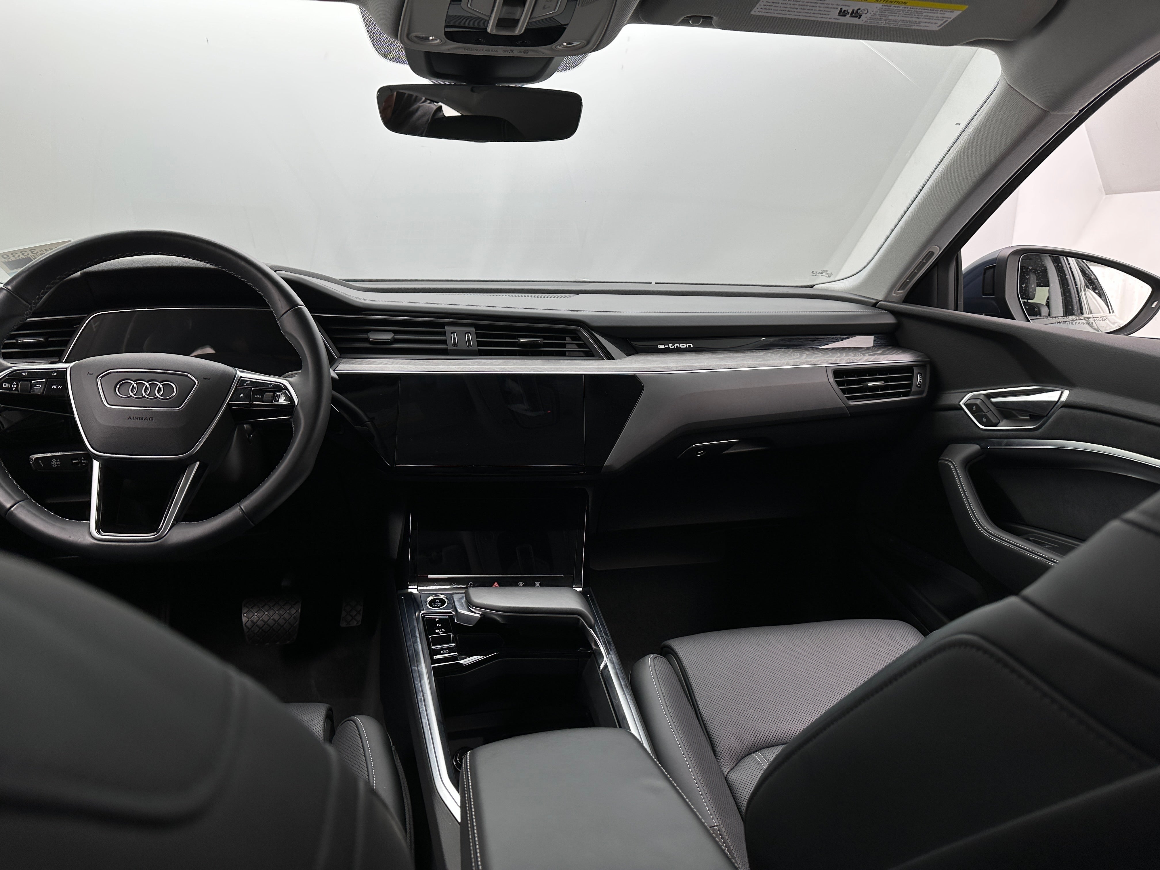 2022 Audi e-tron S Prestige 3