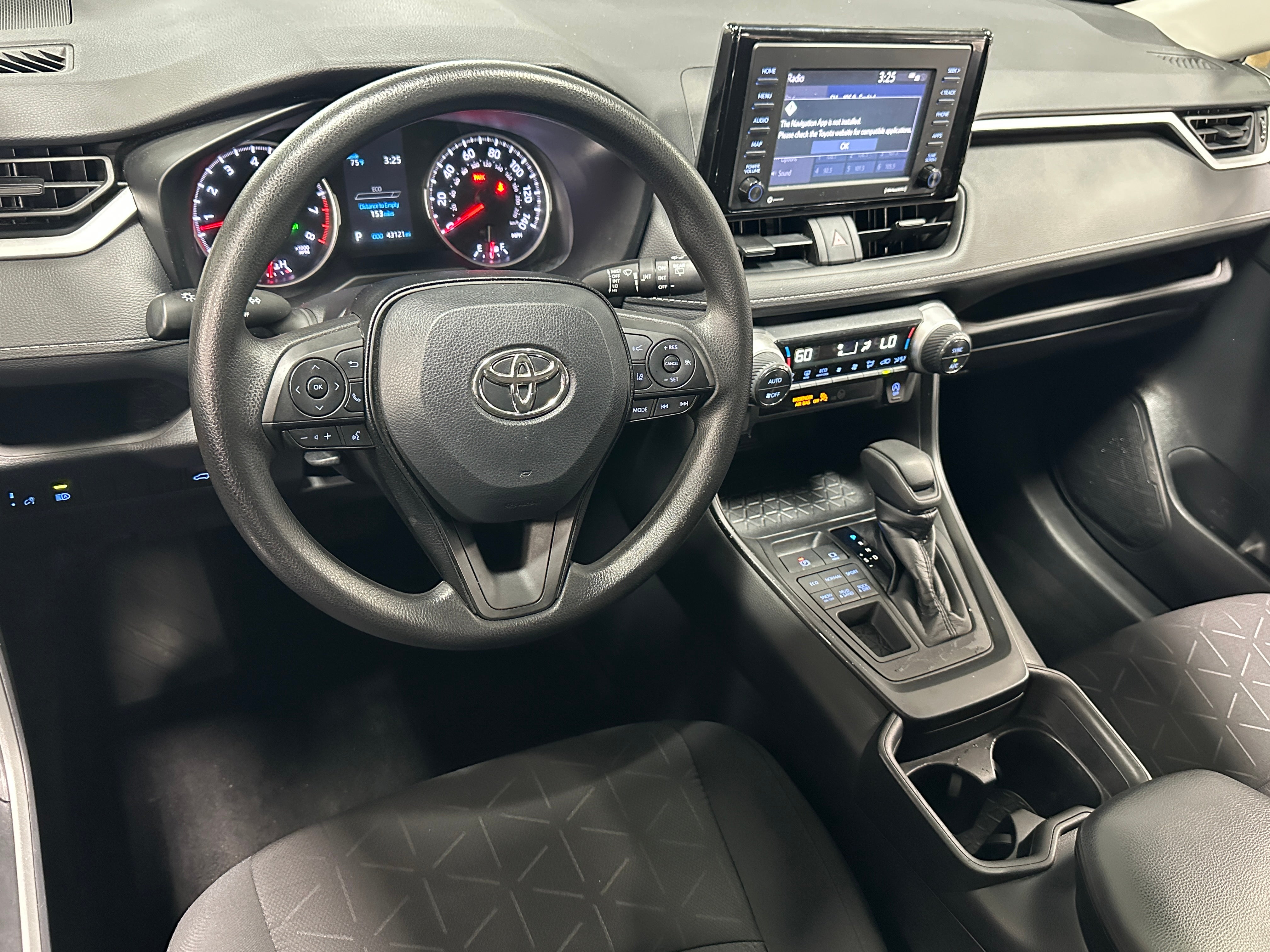 2021 Toyota RAV4 XLE 3