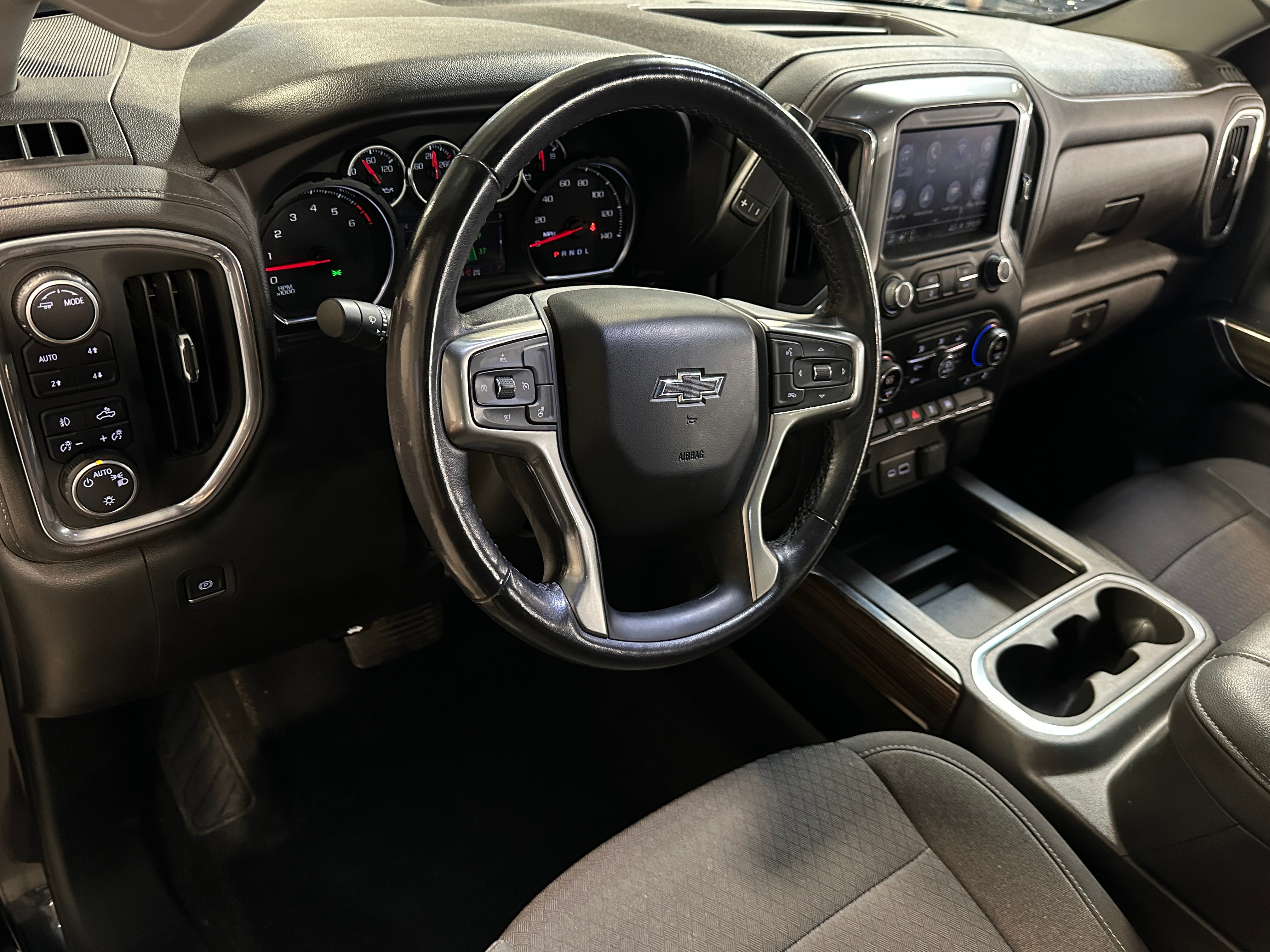 2021 Chevrolet Silverado 1500 RST 3