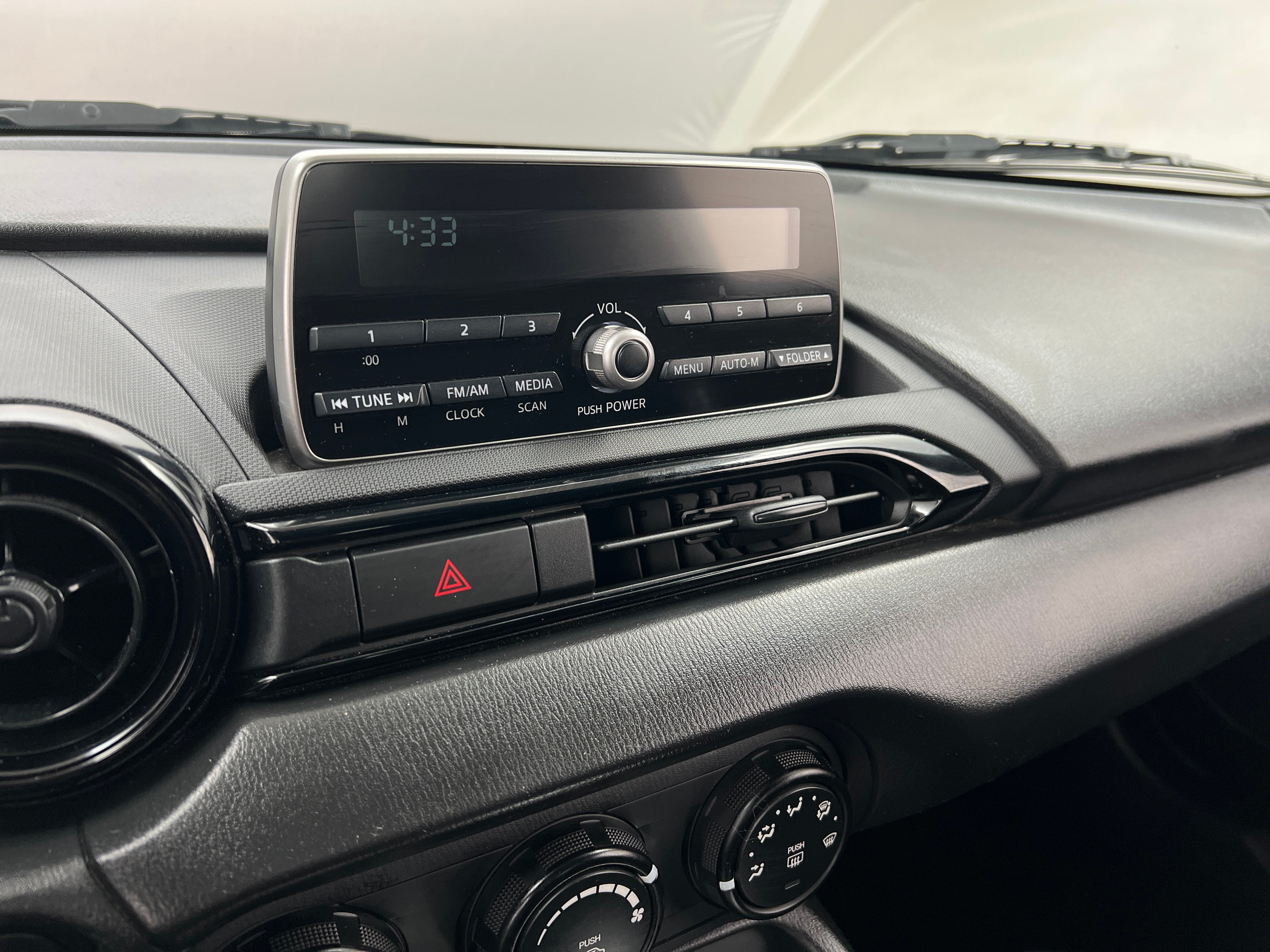 Thumbnail: 2016 Mazda MX-5 Miata - 4