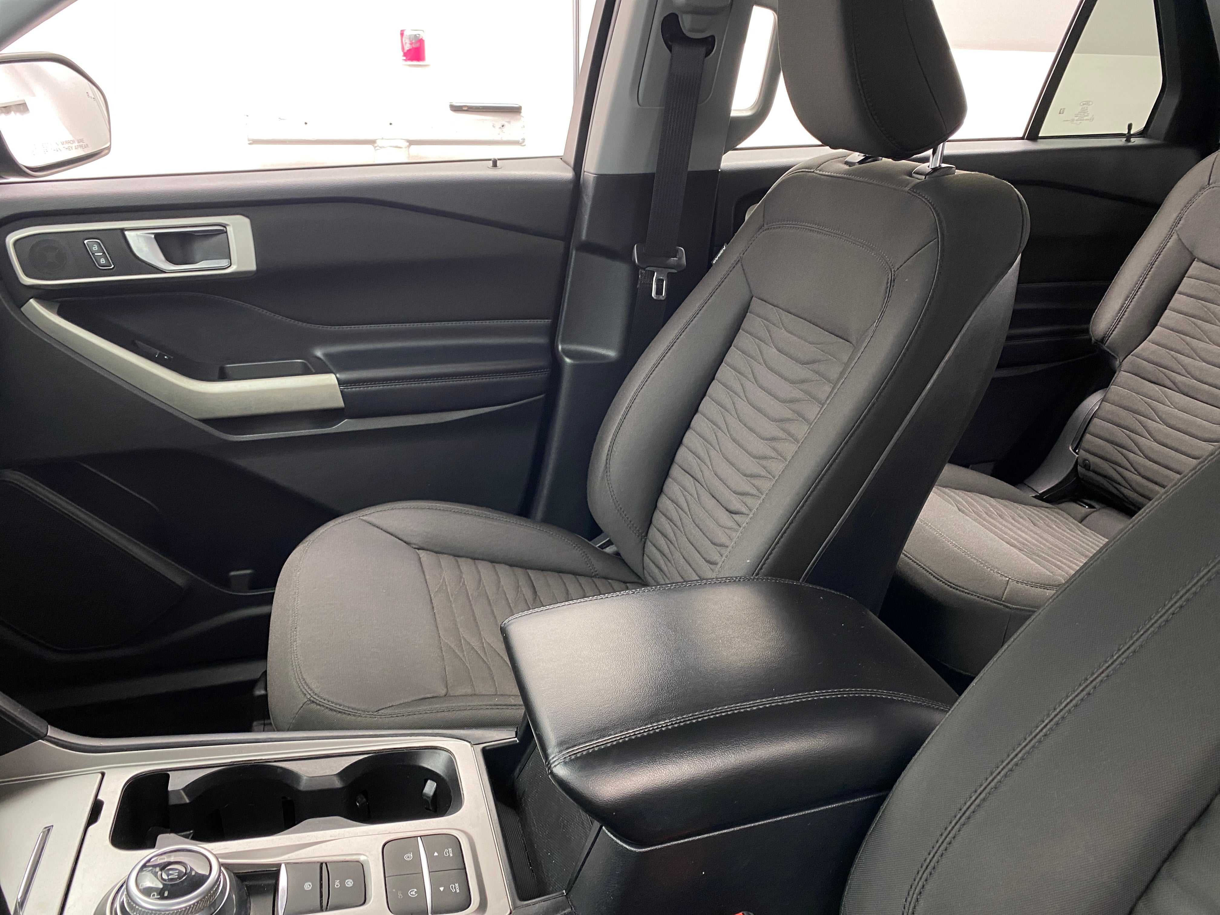 2020 Ford Explorer XLT 2