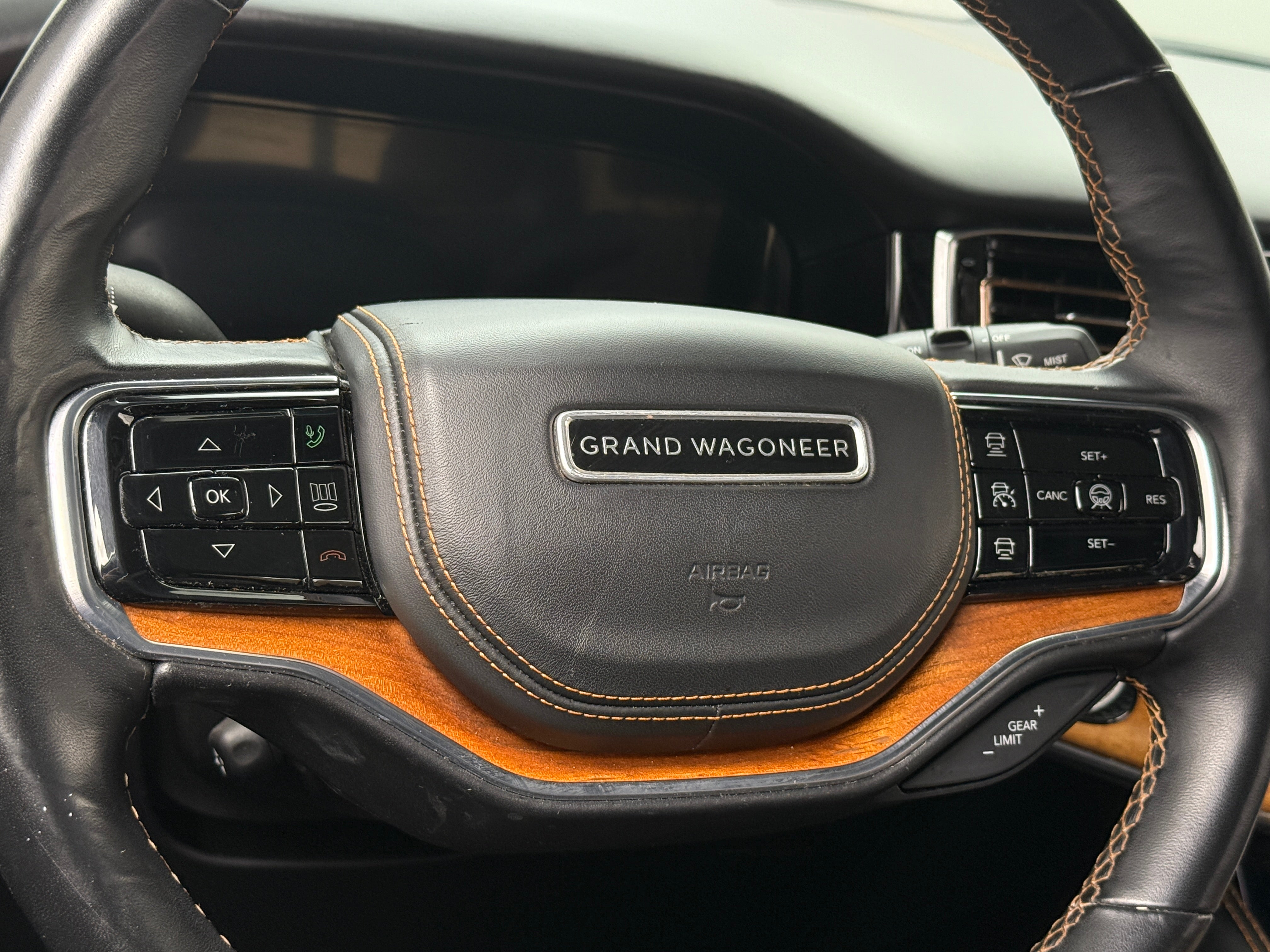 2022 Jeep Grand Wagoneer Series III 4