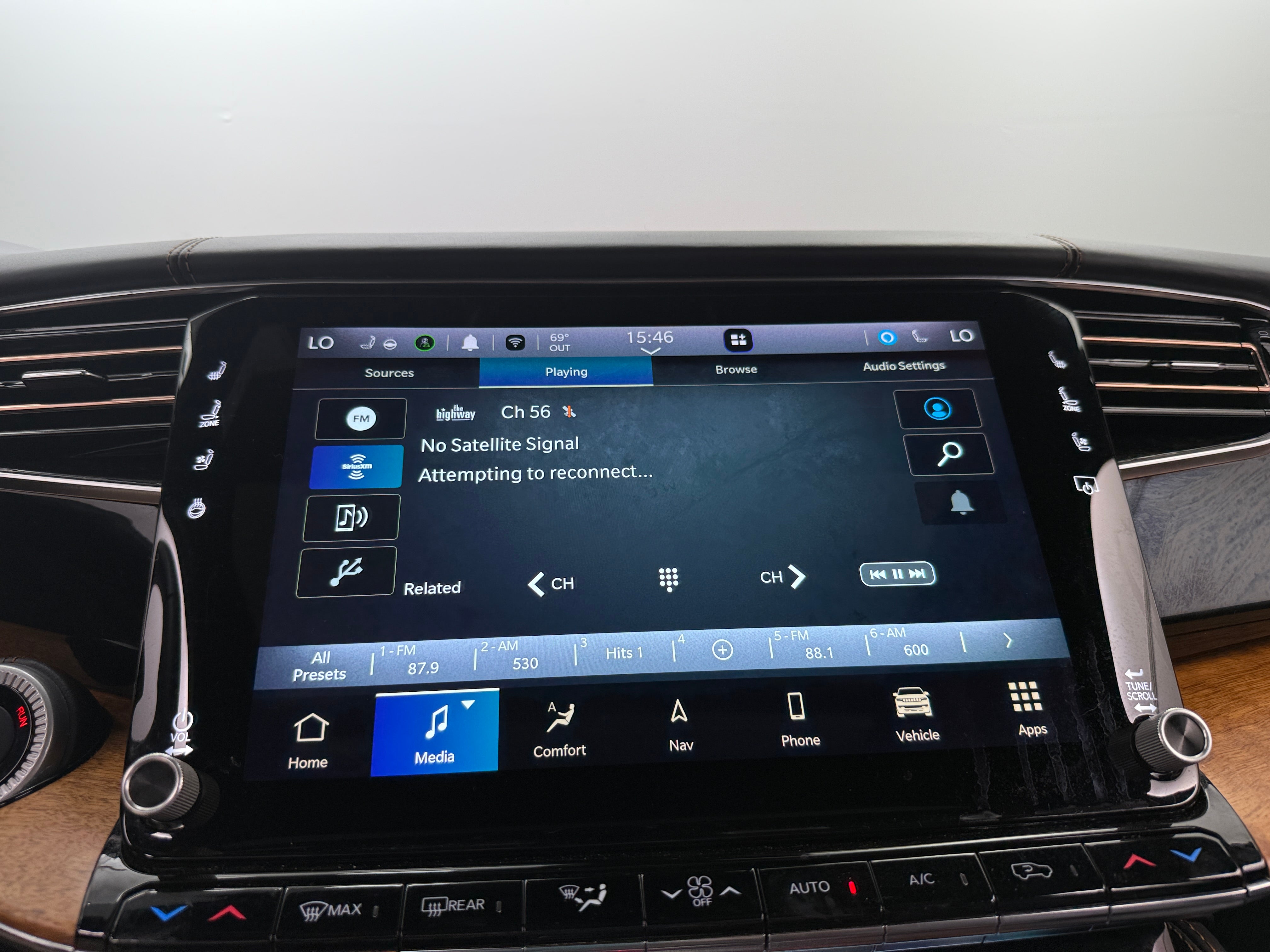 2022 Jeep Grand Wagoneer Series III 3