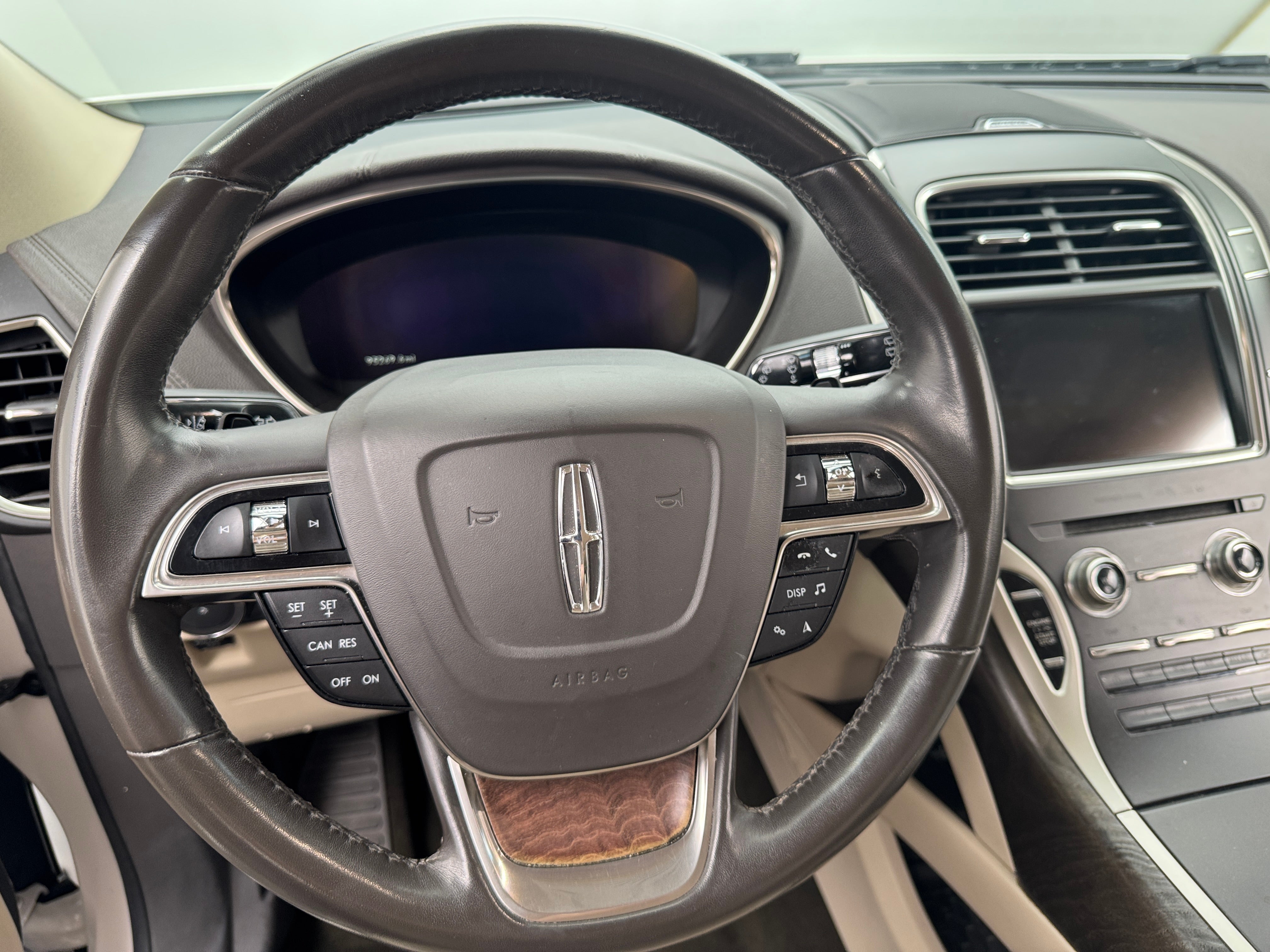 2019 Lincoln Nautilus Select 4