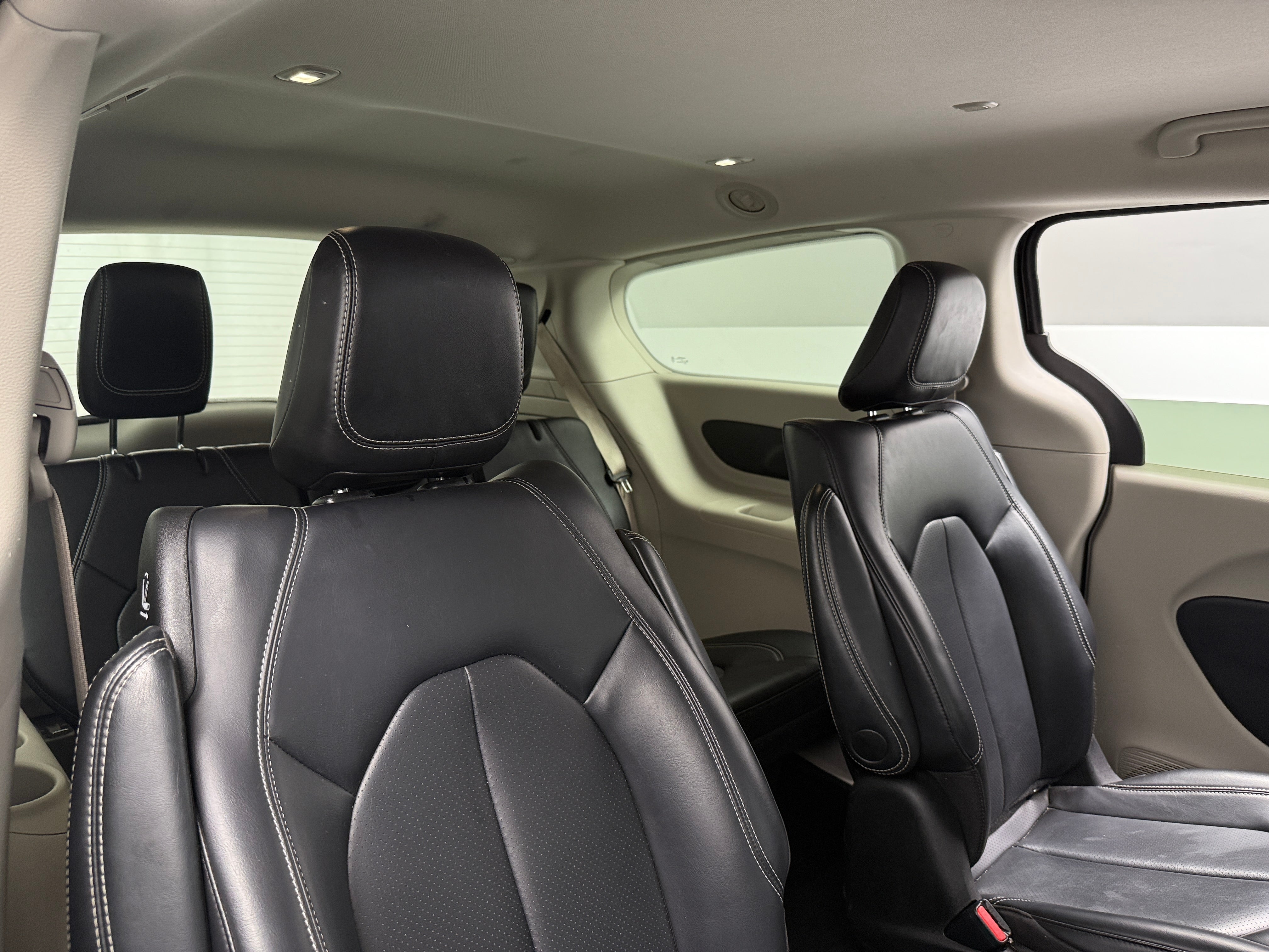 2023 Chrysler Pacifica Hybrid Touring L 5