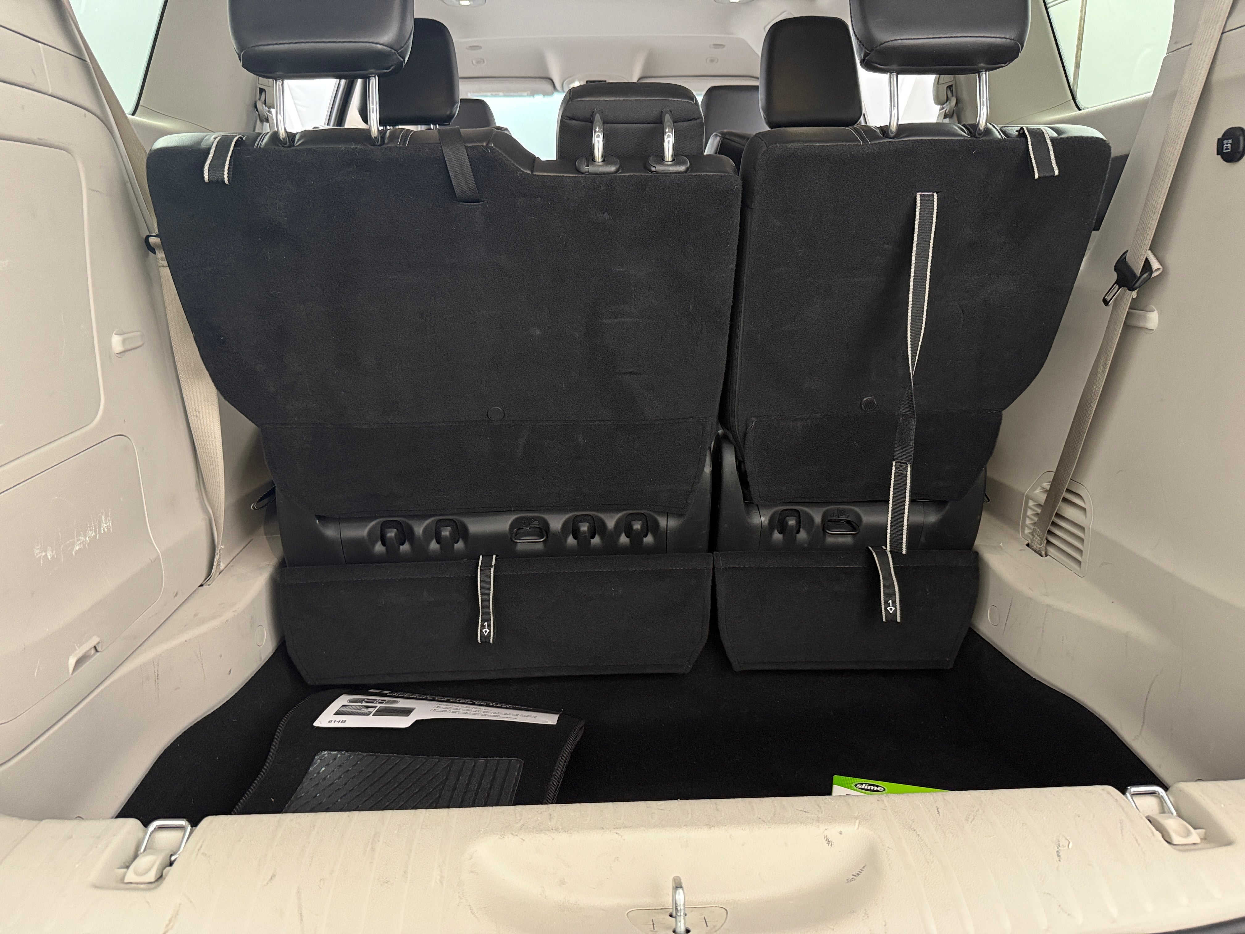 2023 Chrysler Pacifica Hybrid Touring L 6