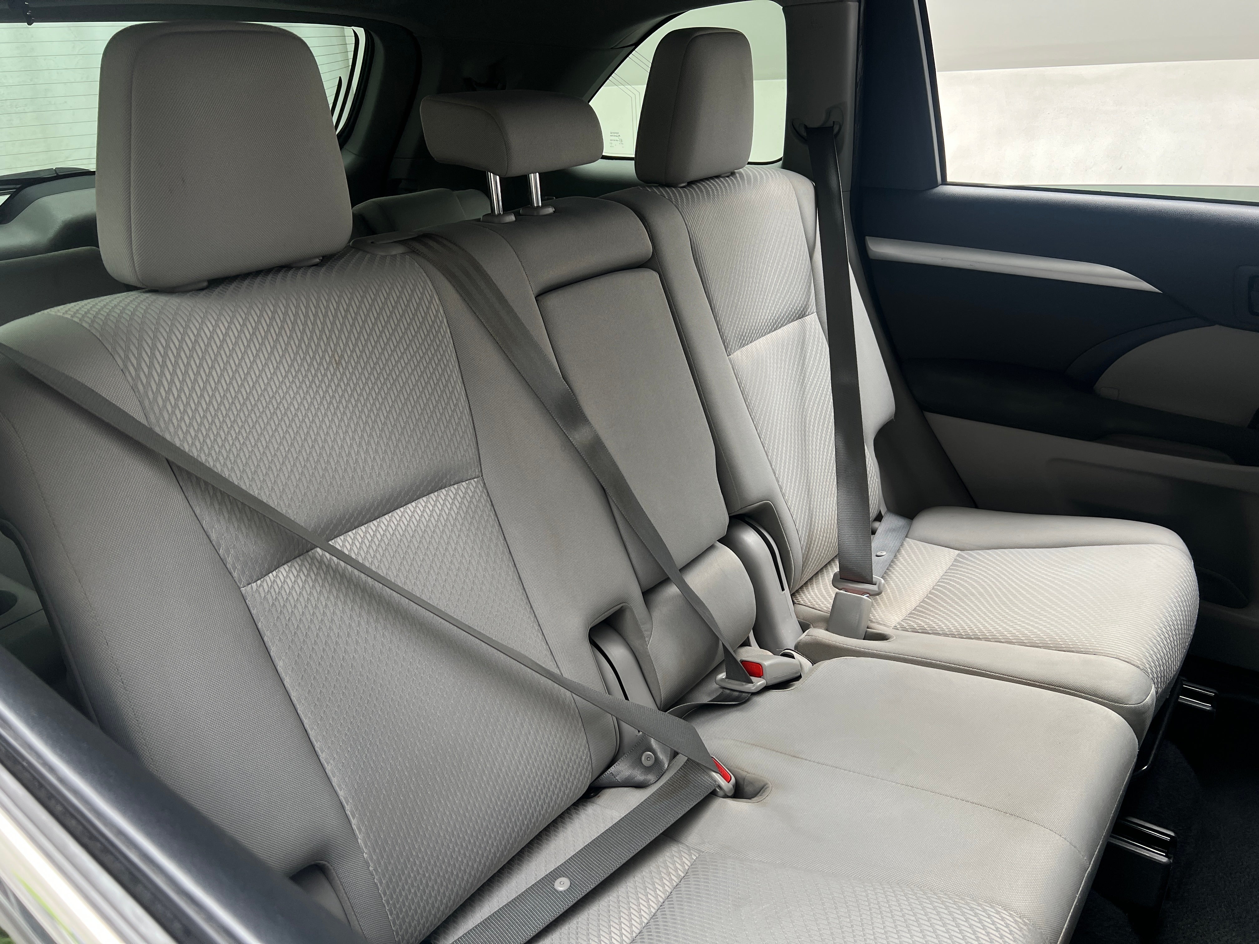 2019 Toyota Highlander LE 6