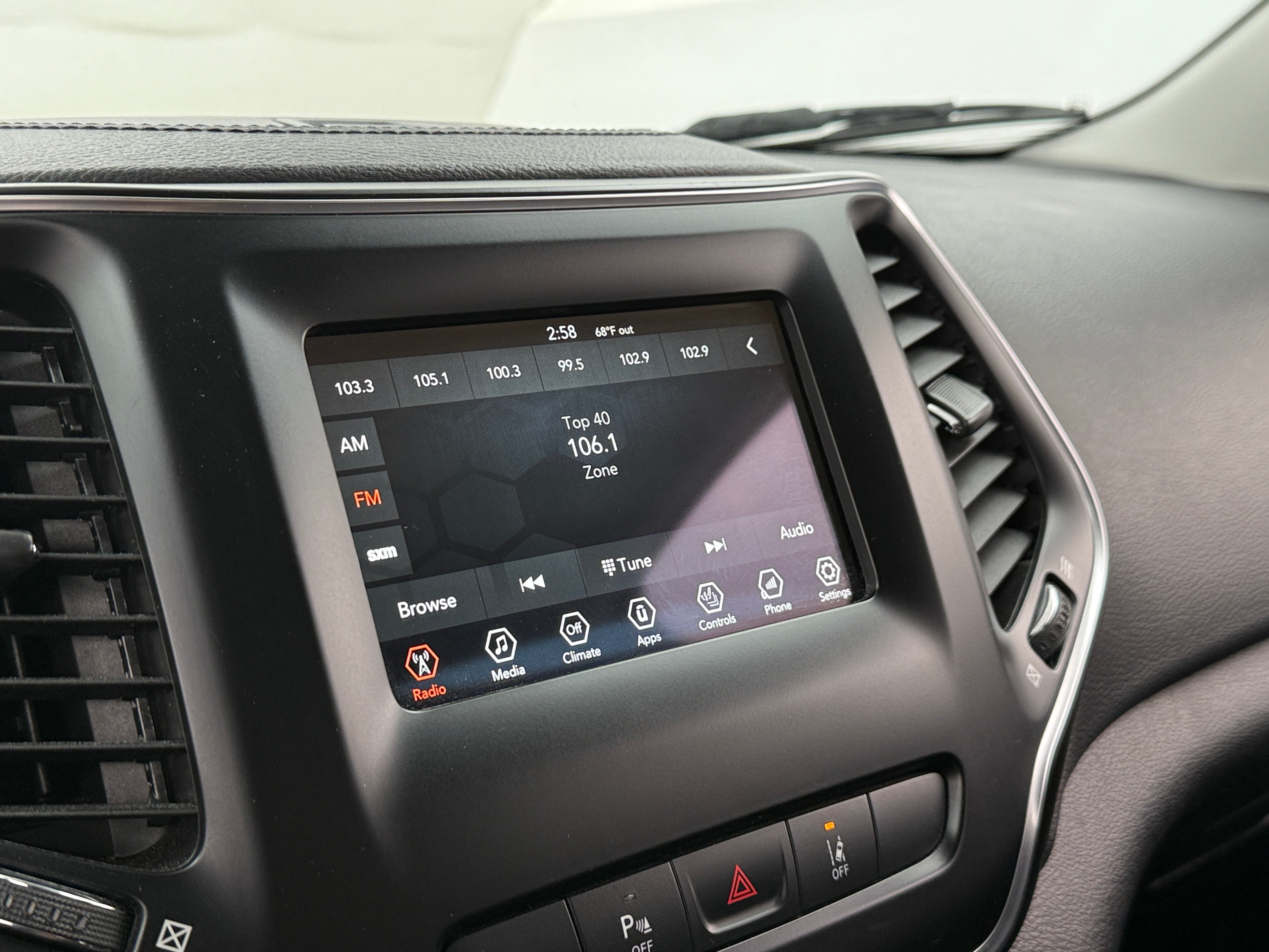 2021 Jeep Cherokee Altitude 3