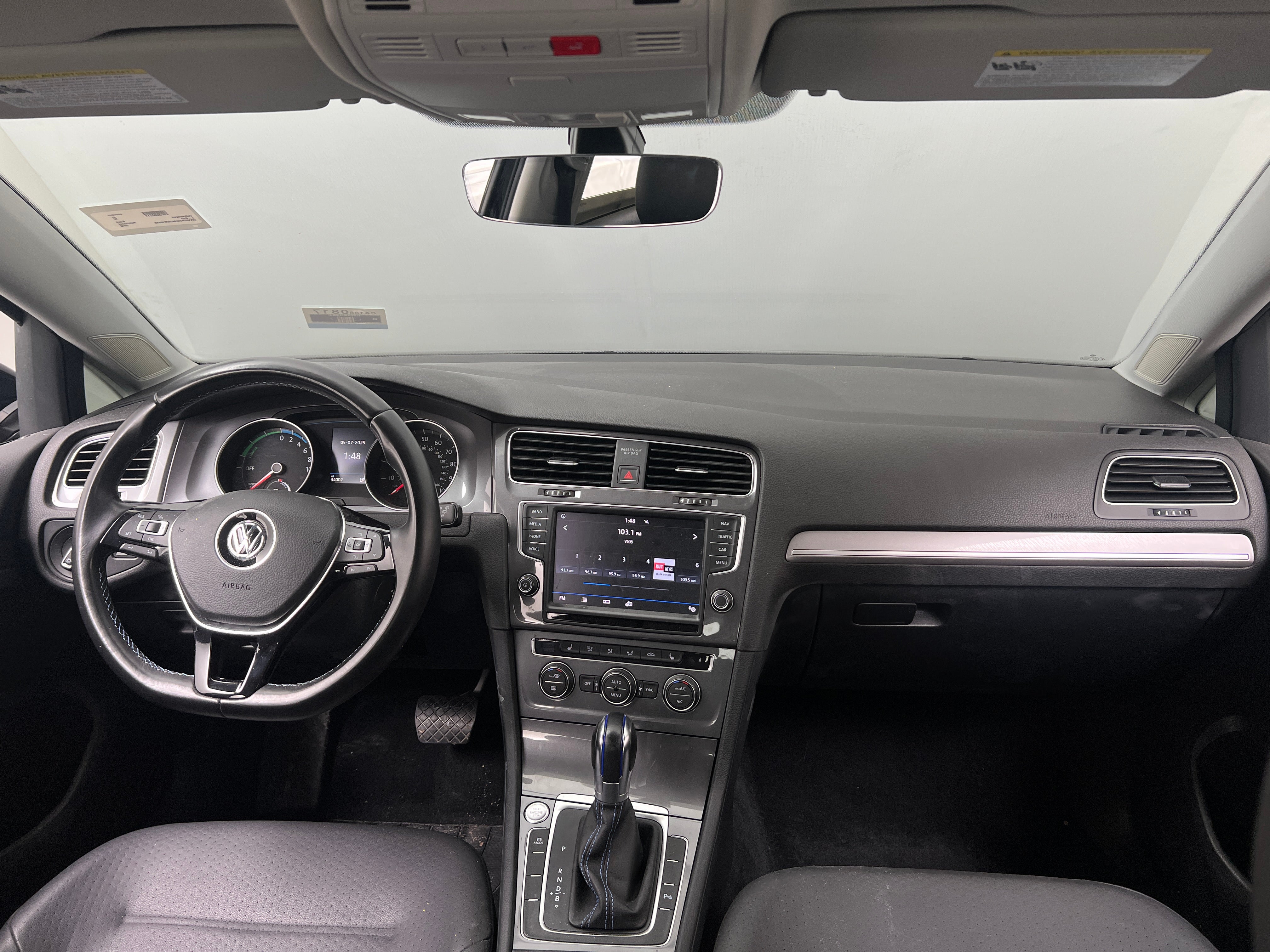 2016 Volkswagen e-Golf SEL Premium 2