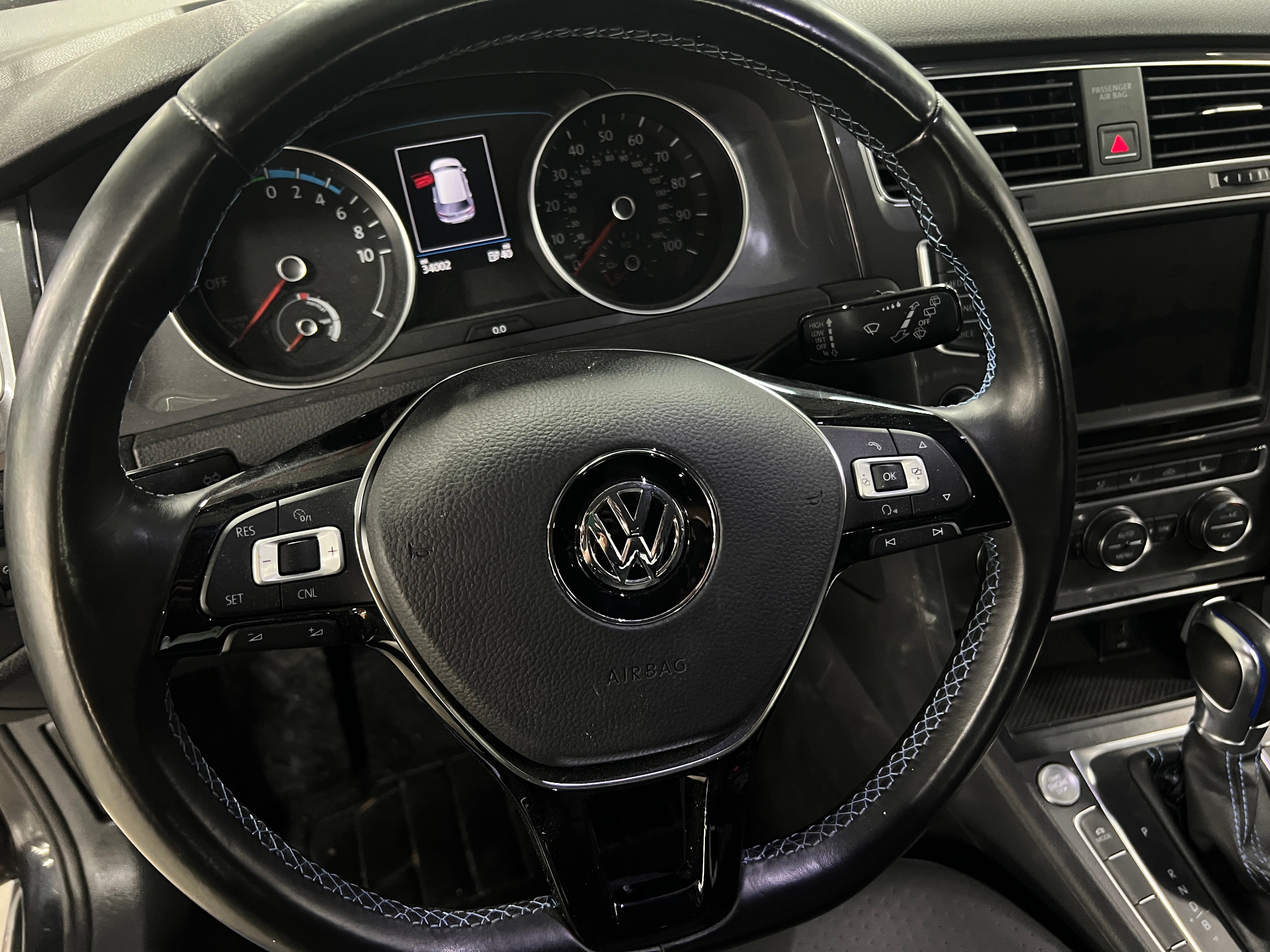 2016 Volkswagen e-Golf SEL Premium 4