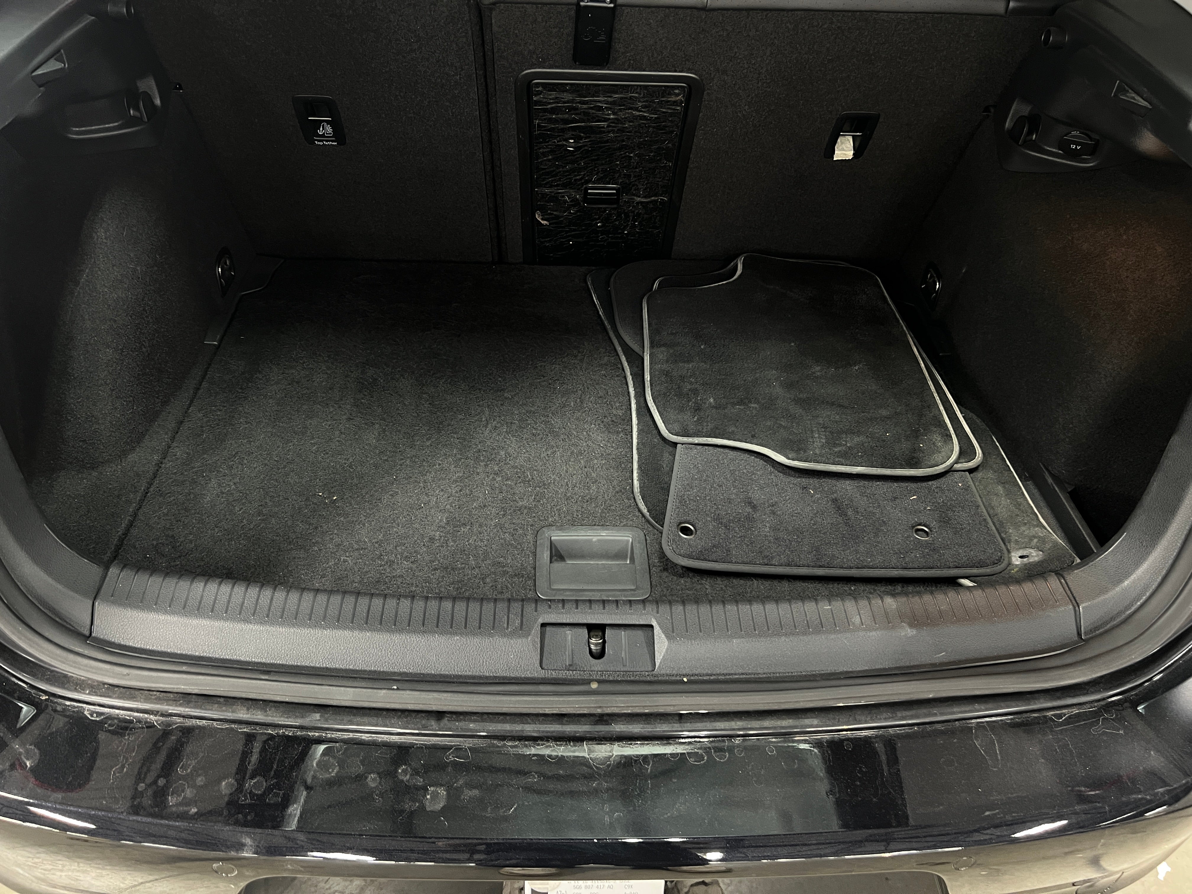 2016 Volkswagen e-Golf SEL Premium 6