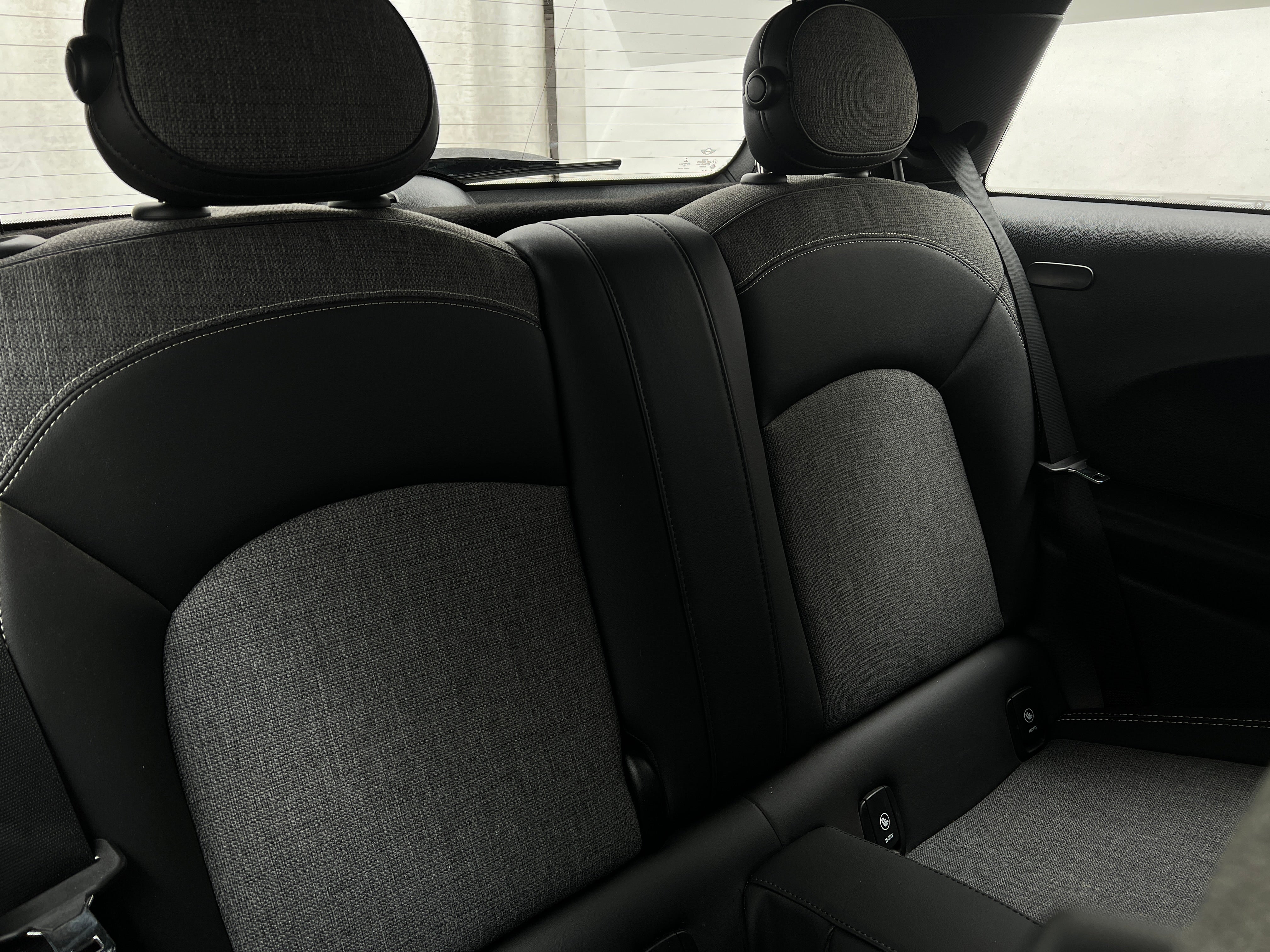 2023 MINI Cooper Hardtop SE 4