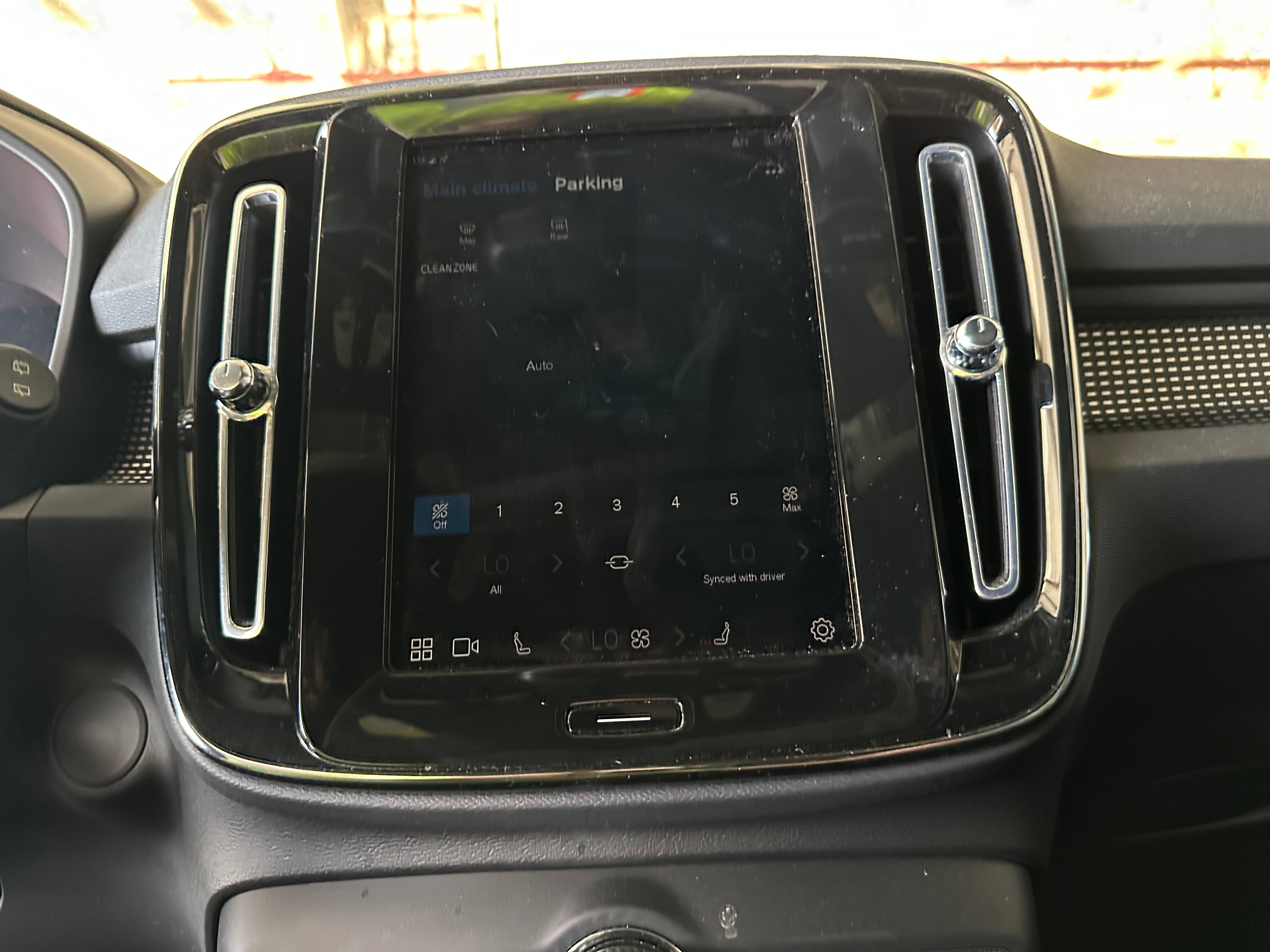 2022 Volvo XC40 Recharge Plus 3
