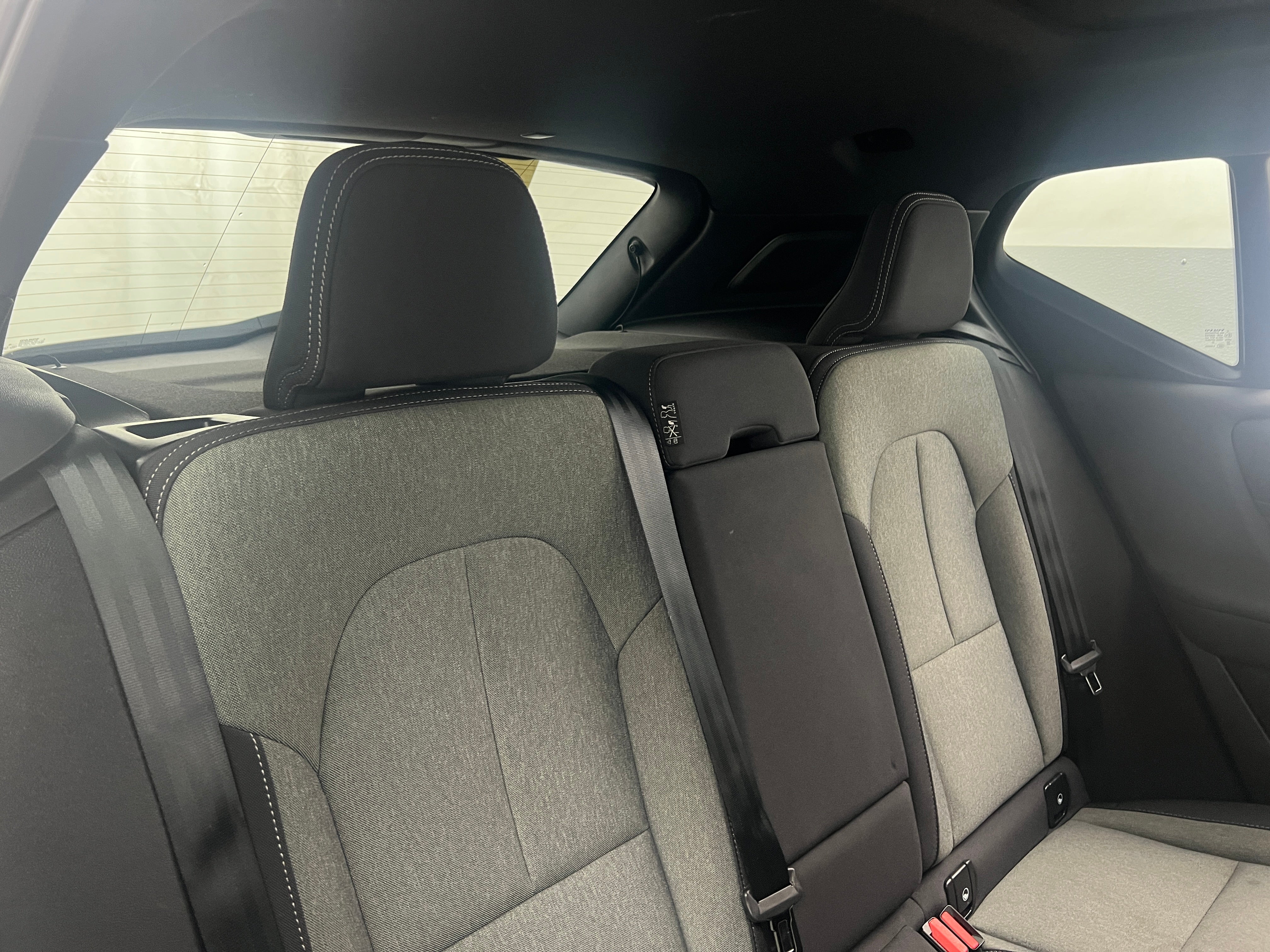 2024 Volvo XC40 B5 Core 6