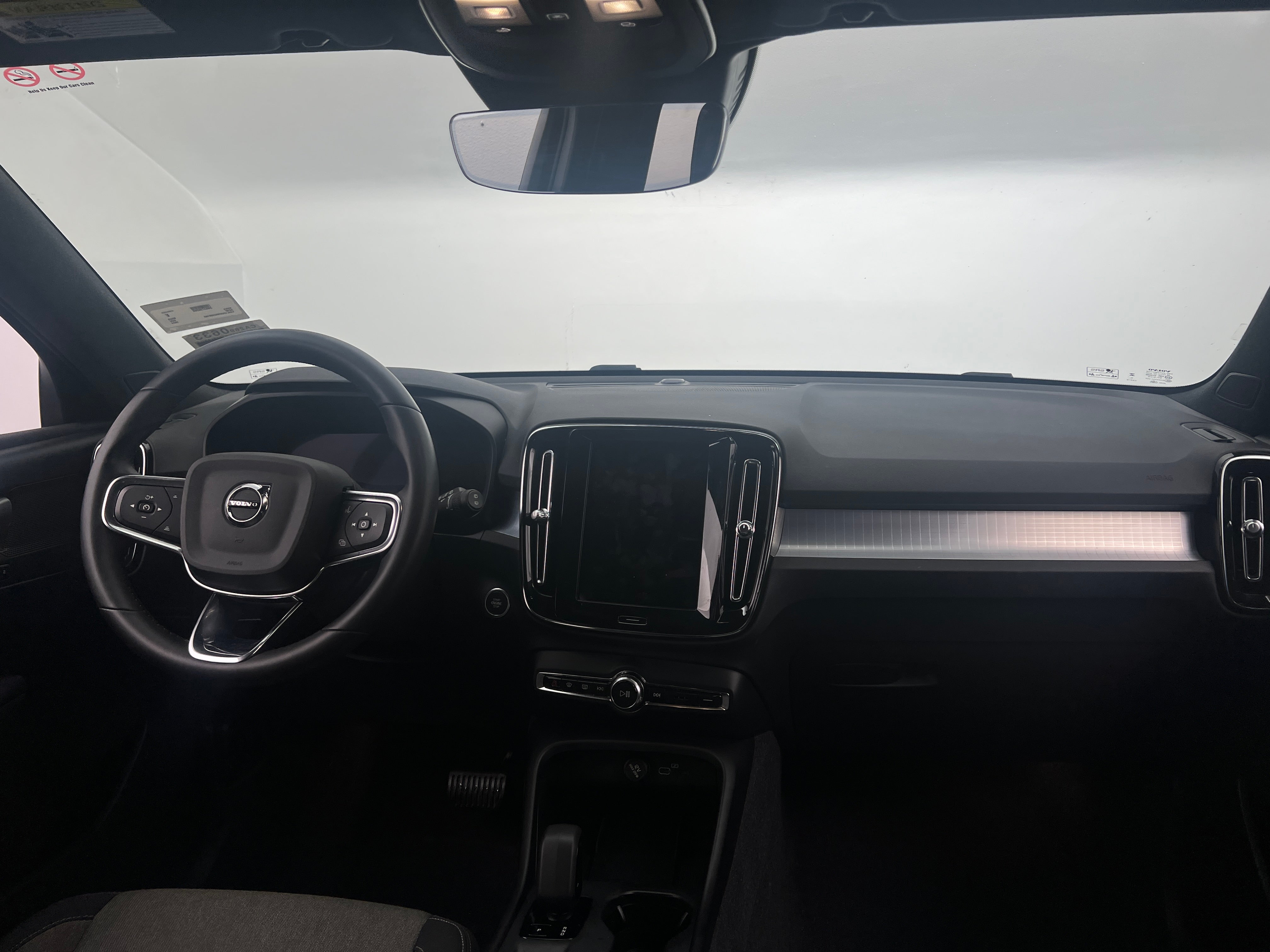2024 Volvo XC40 B5 Core 3