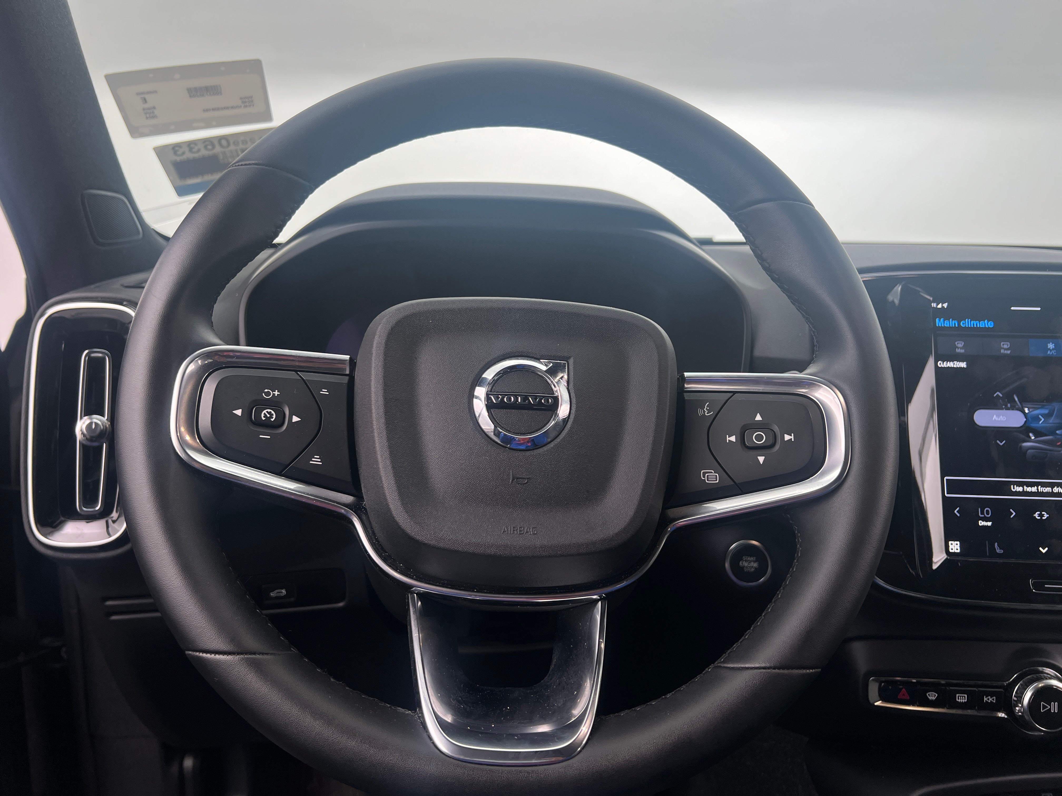 2024 Volvo XC40 B5 Core 5