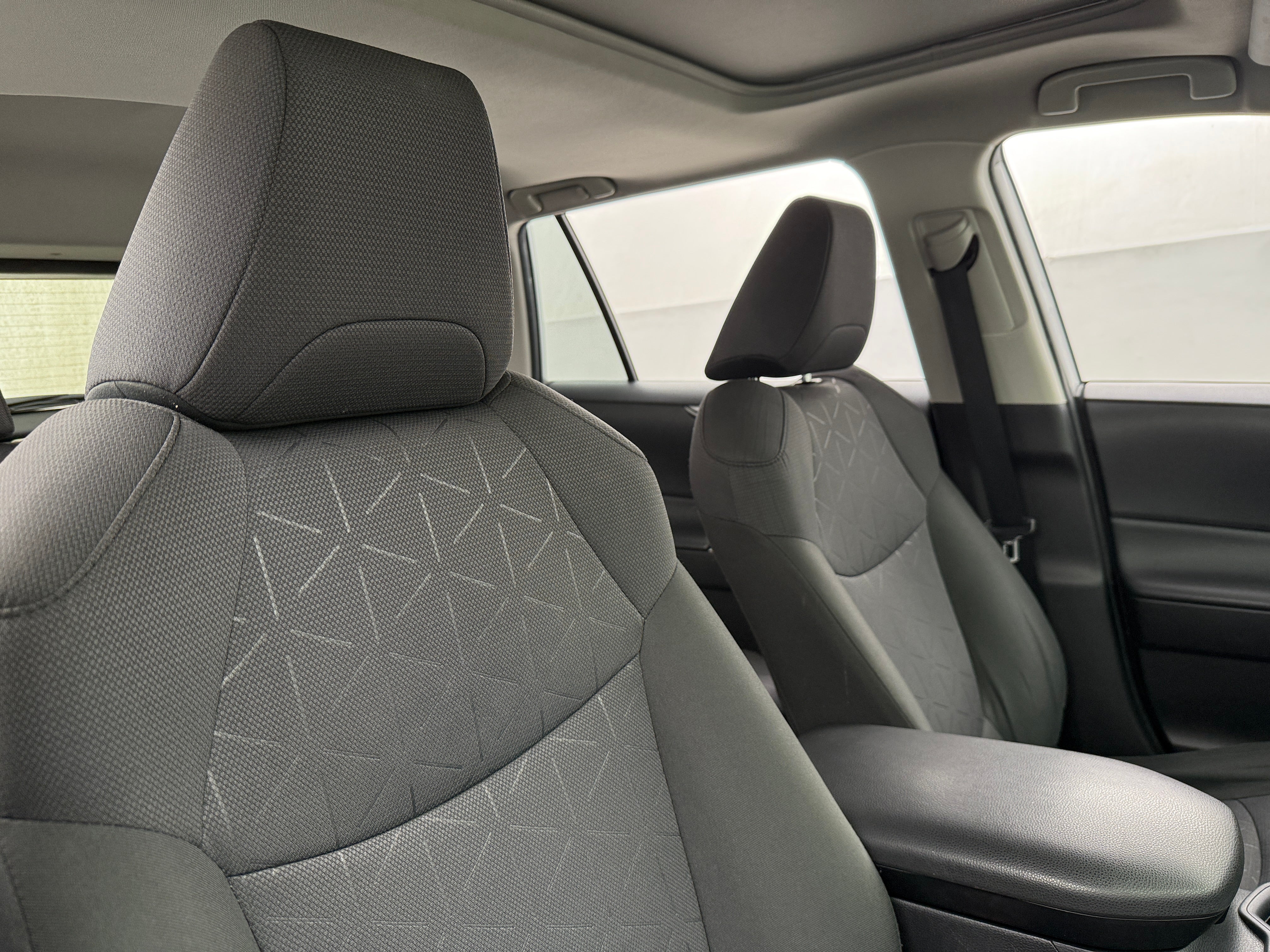 2021 Toyota RAV4 XLE 2