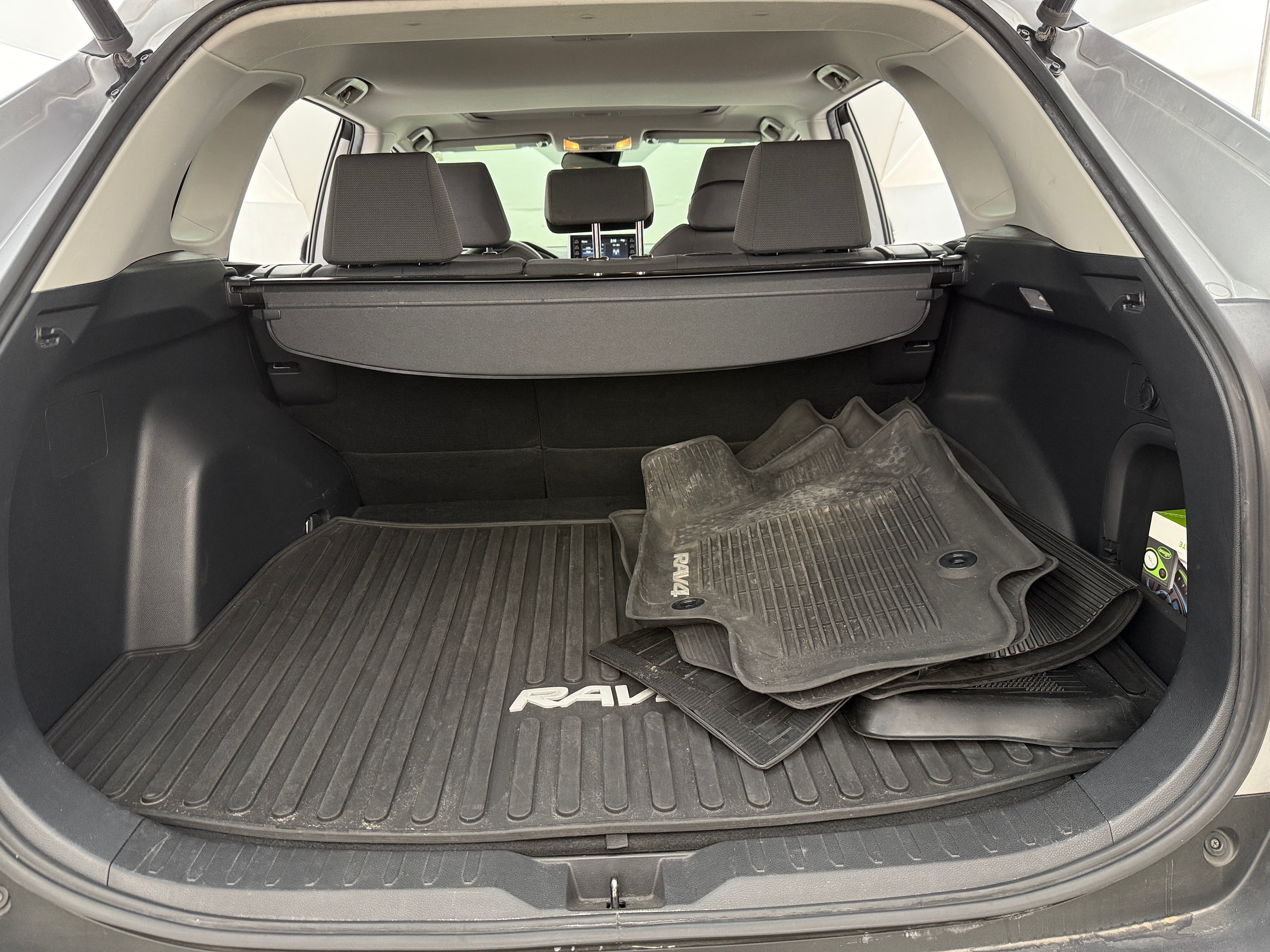2021 Toyota RAV4 XLE 7