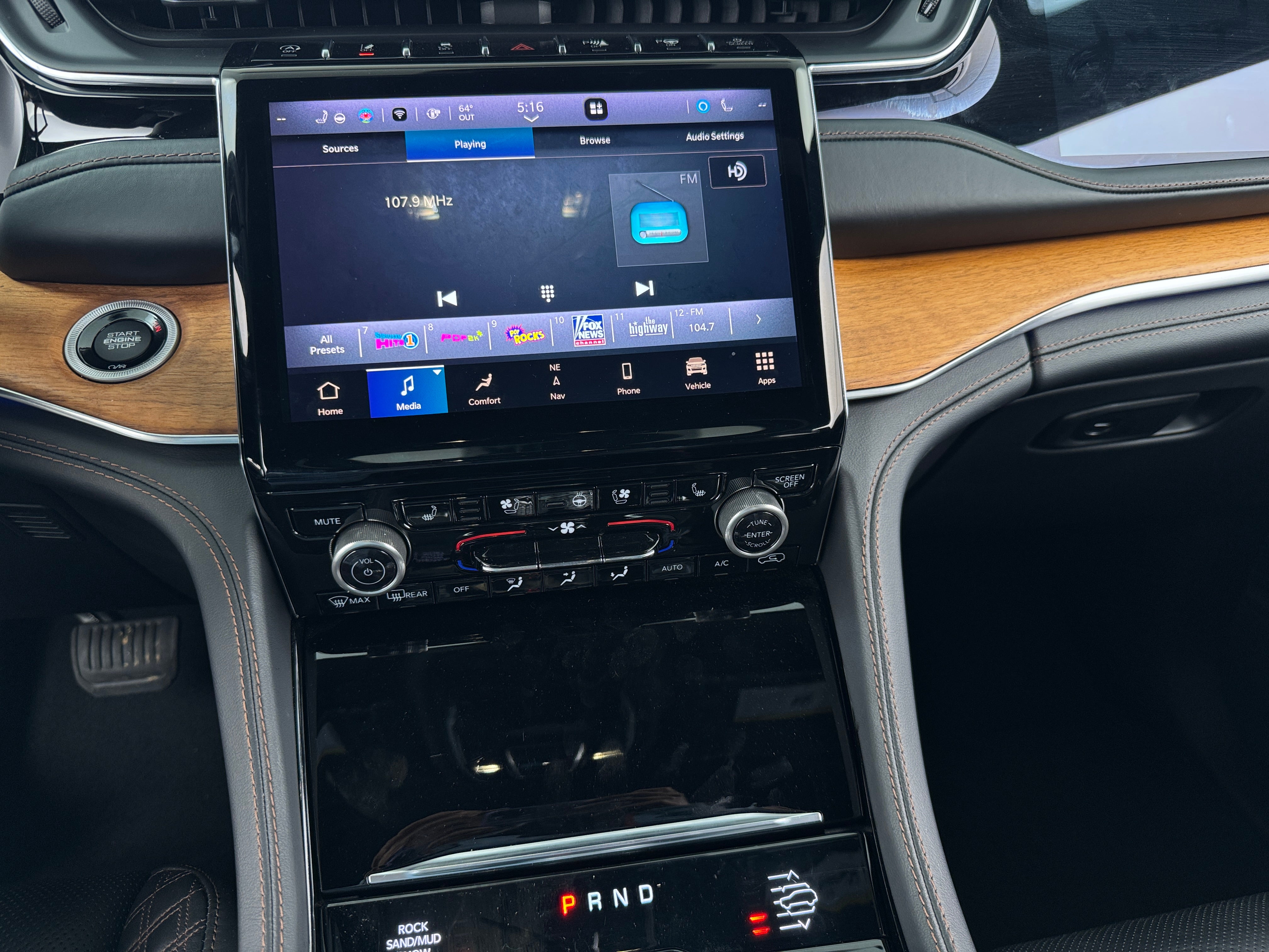 2023 Jeep Grand Cherokee L Summit 3