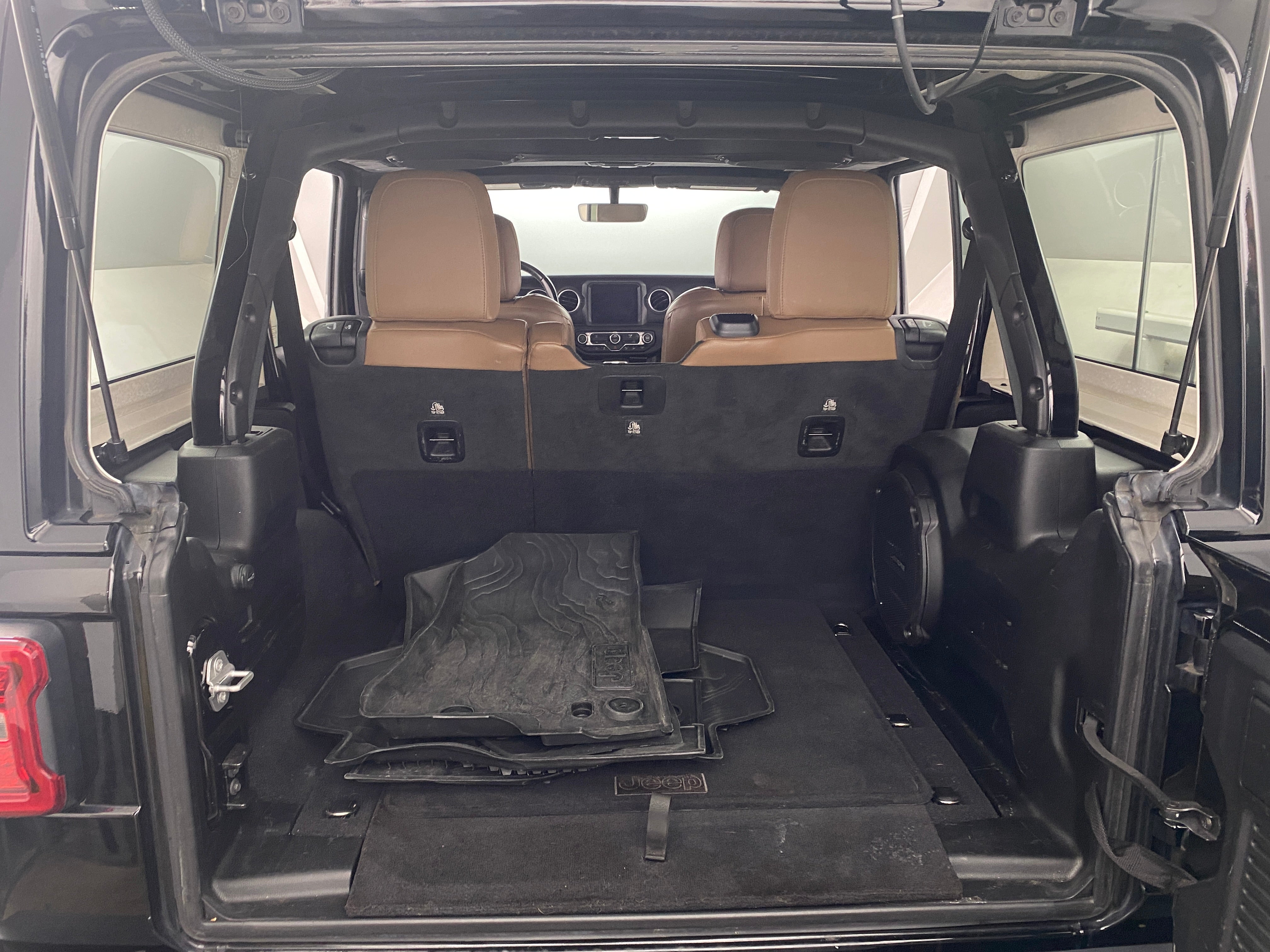 2020 Jeep Wrangler Unlimited Sahara 6